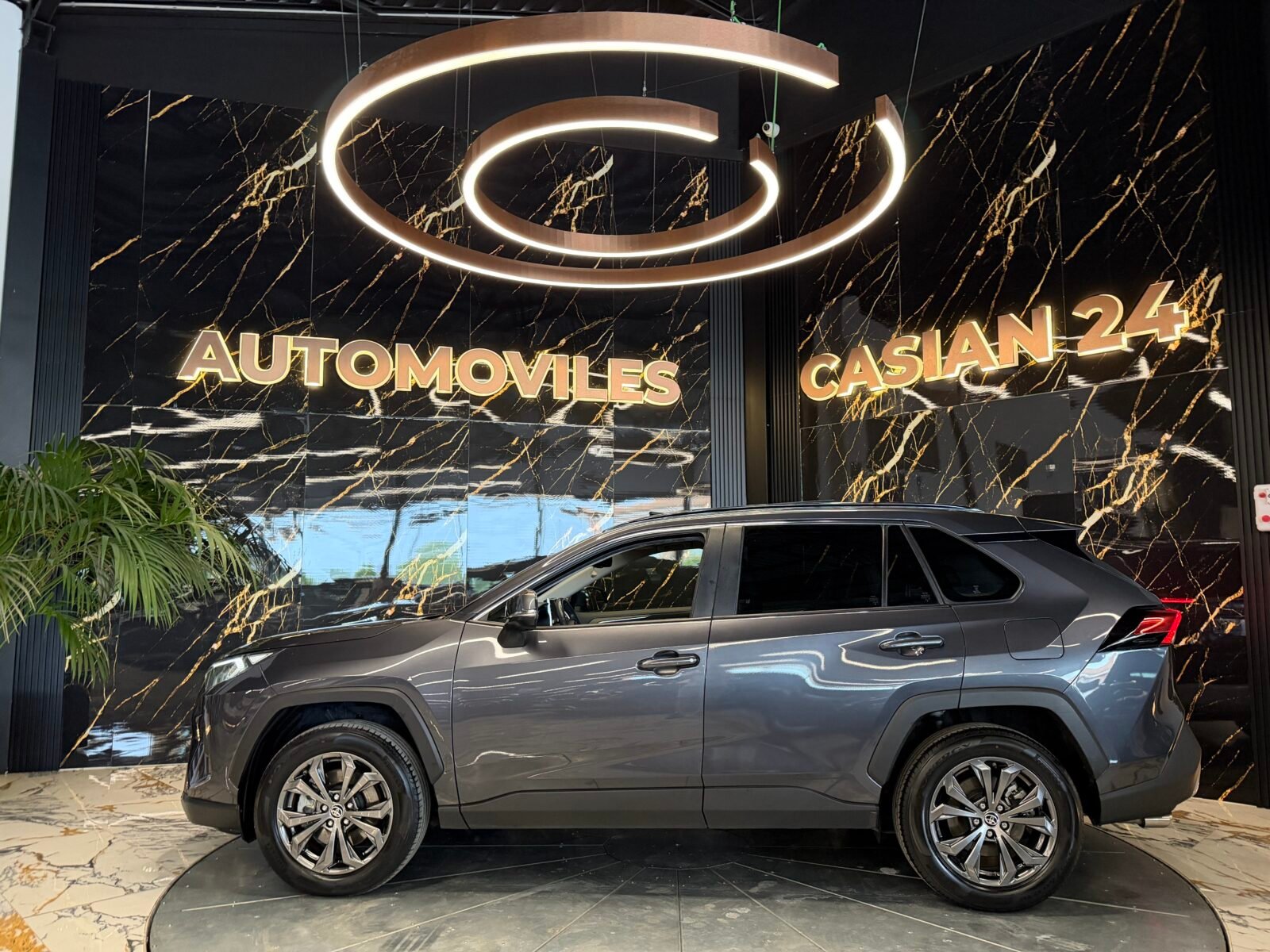 TOYOTA Rav4 2.5l 220H Luxury  MOTOR IRROMPIBLE