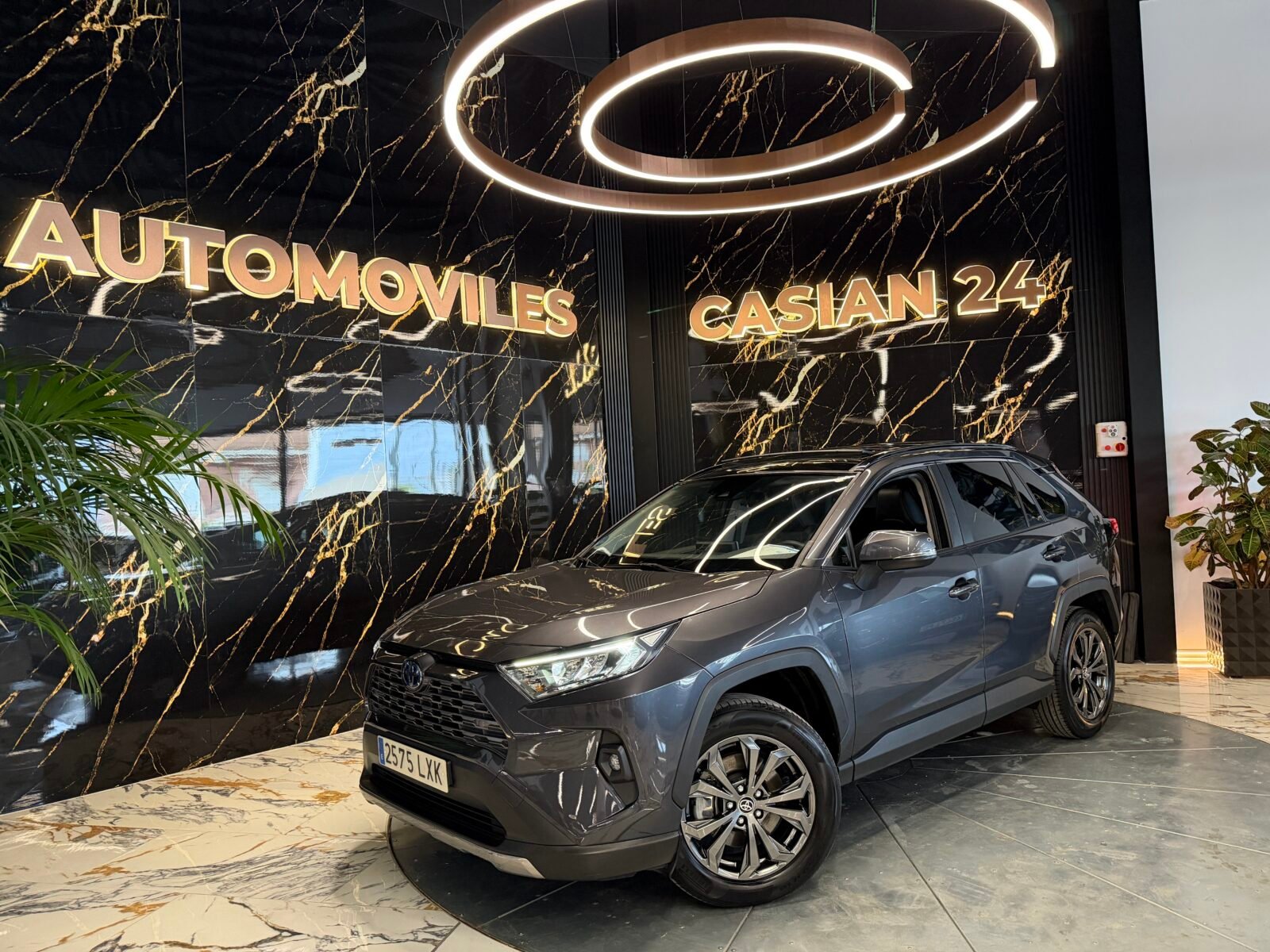 TOYOTA Rav4 2.5l 220H Luxury  MOTOR IRROMPIBLE
