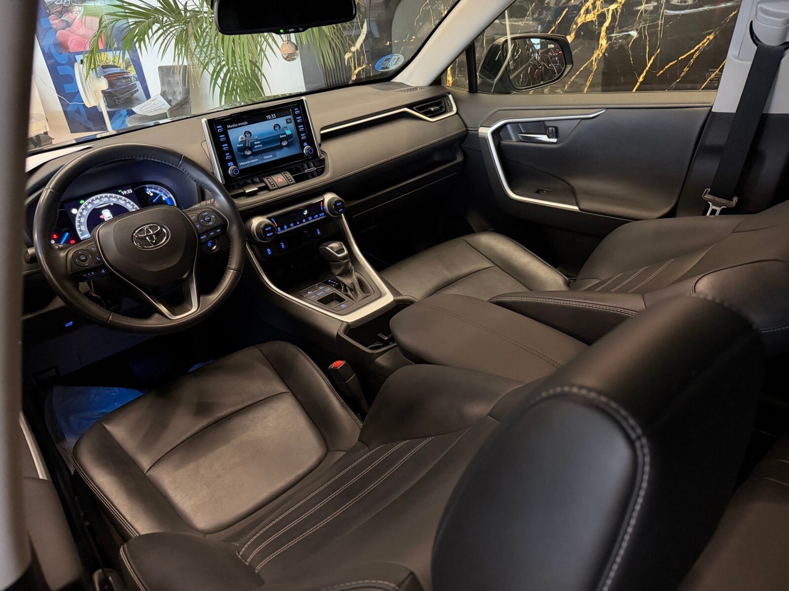 TOYOTA Rav4 2.5l 220H Luxury  MOTOR IRROMPIBLE