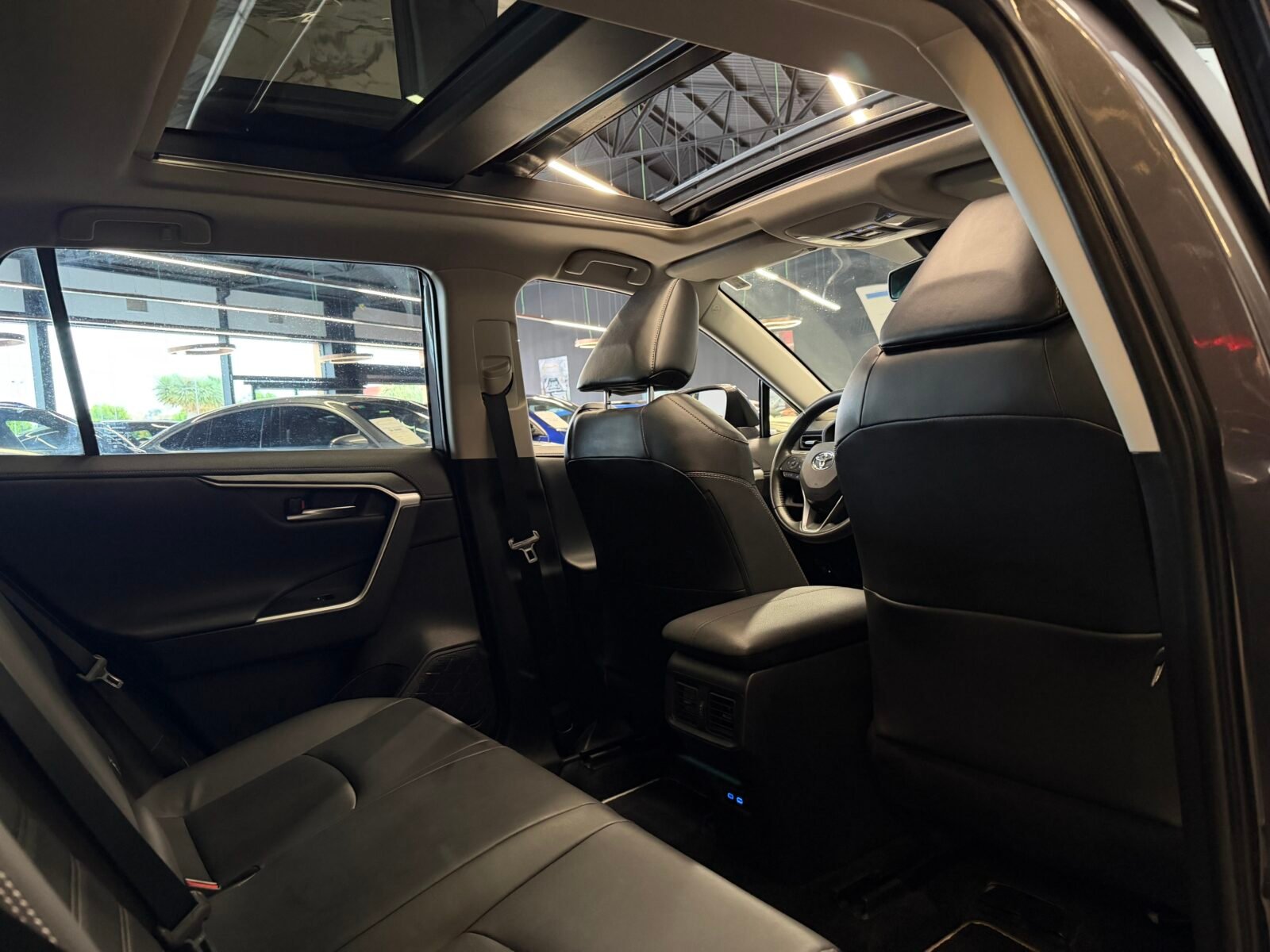 TOYOTA Rav4 2.5l 220H Luxury  MOTOR IRROMPIBLE