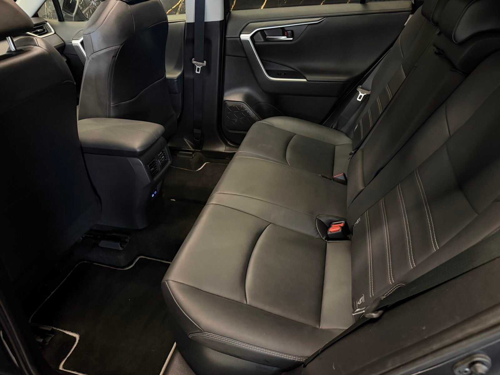 TOYOTA Rav4 2.5l 220H Luxury  MOTOR IRROMPIBLE