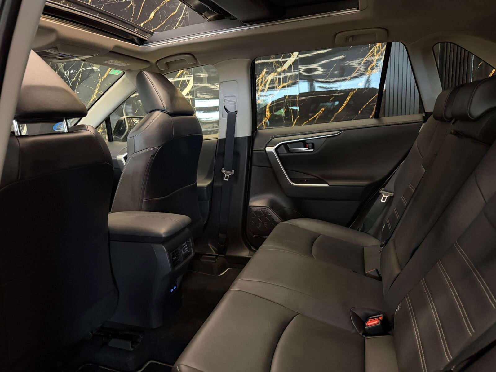 TOYOTA Rav4 2.5l 220H Luxury  MOTOR IRROMPIBLE
