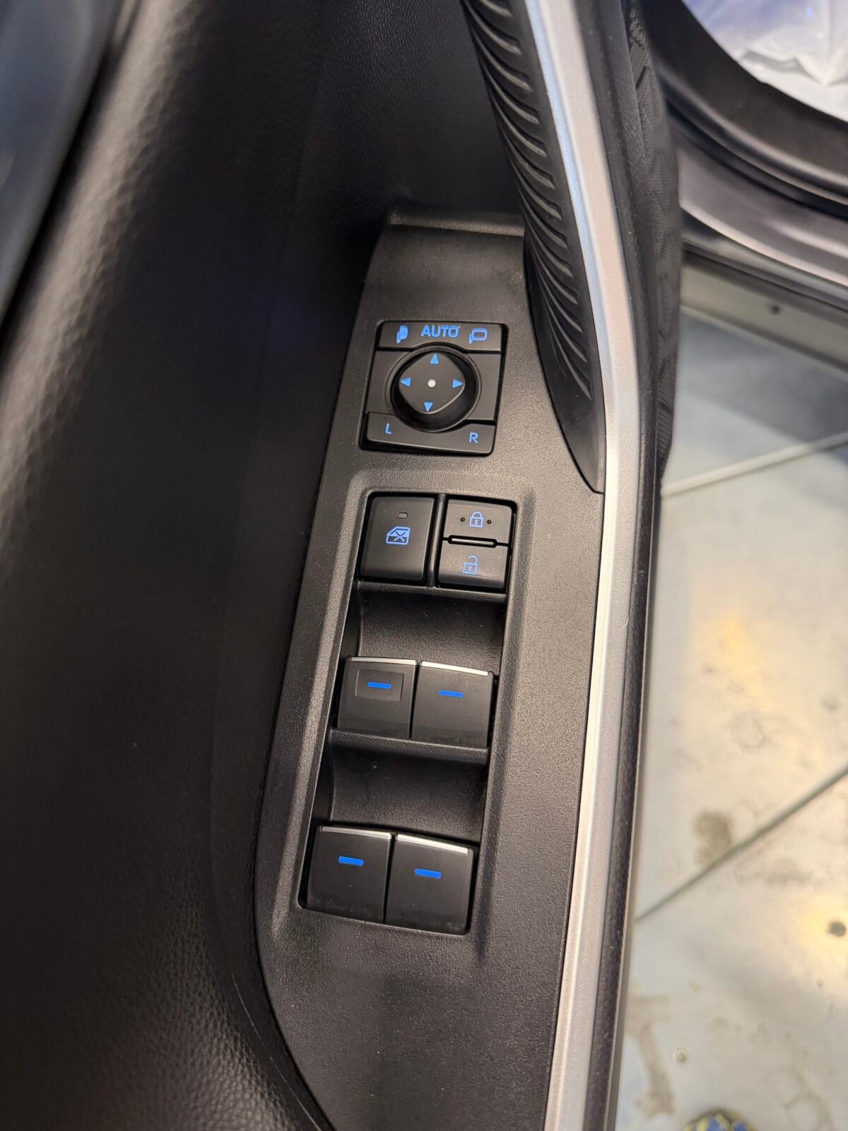 TOYOTA Rav4 2.5l 220H Luxury  MOTOR IRROMPIBLE