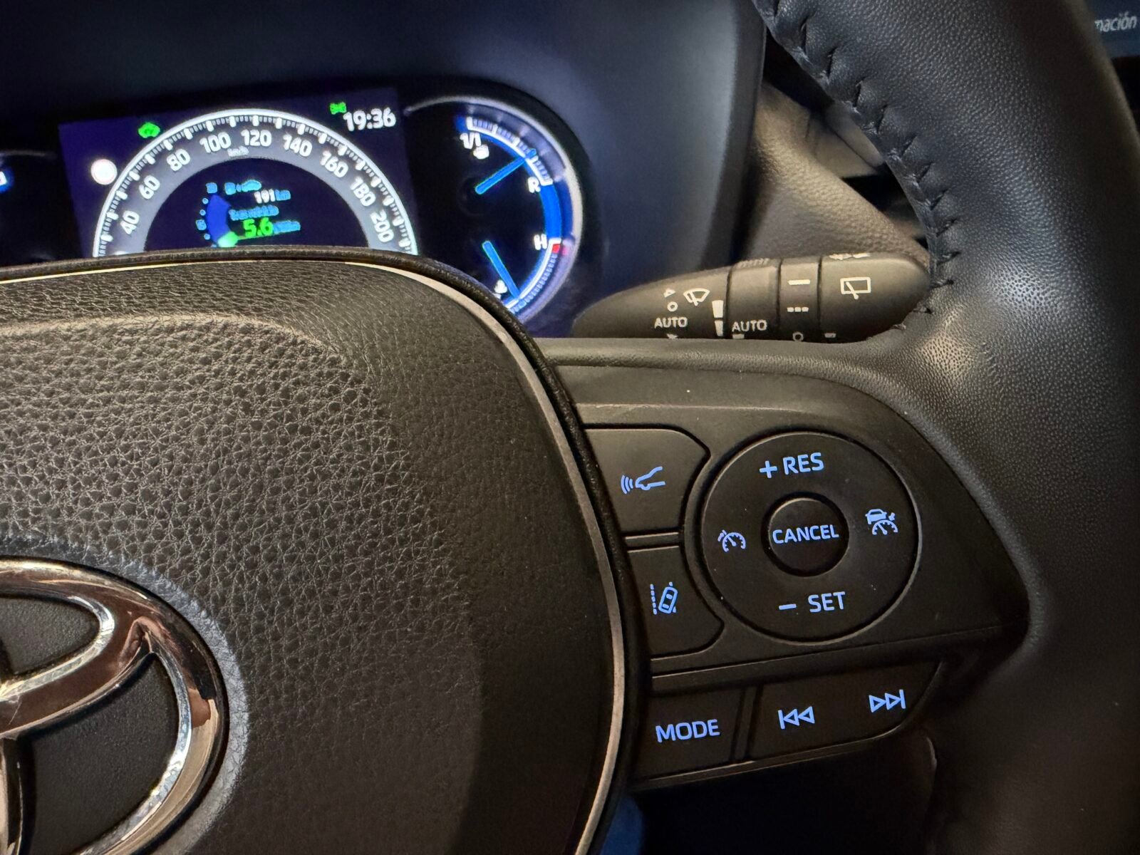 TOYOTA Rav4 2.5l 220H Luxury  MOTOR IRROMPIBLE