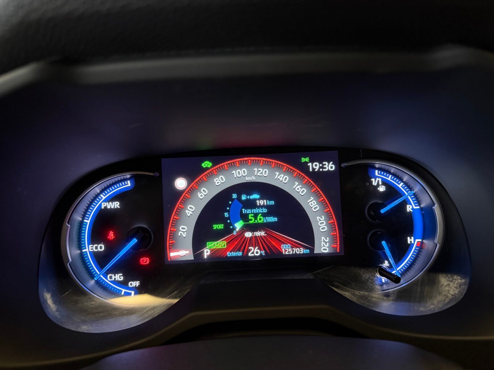 TOYOTA Rav4 2.5l 220H Luxury  MOTOR IRROMPIBLE