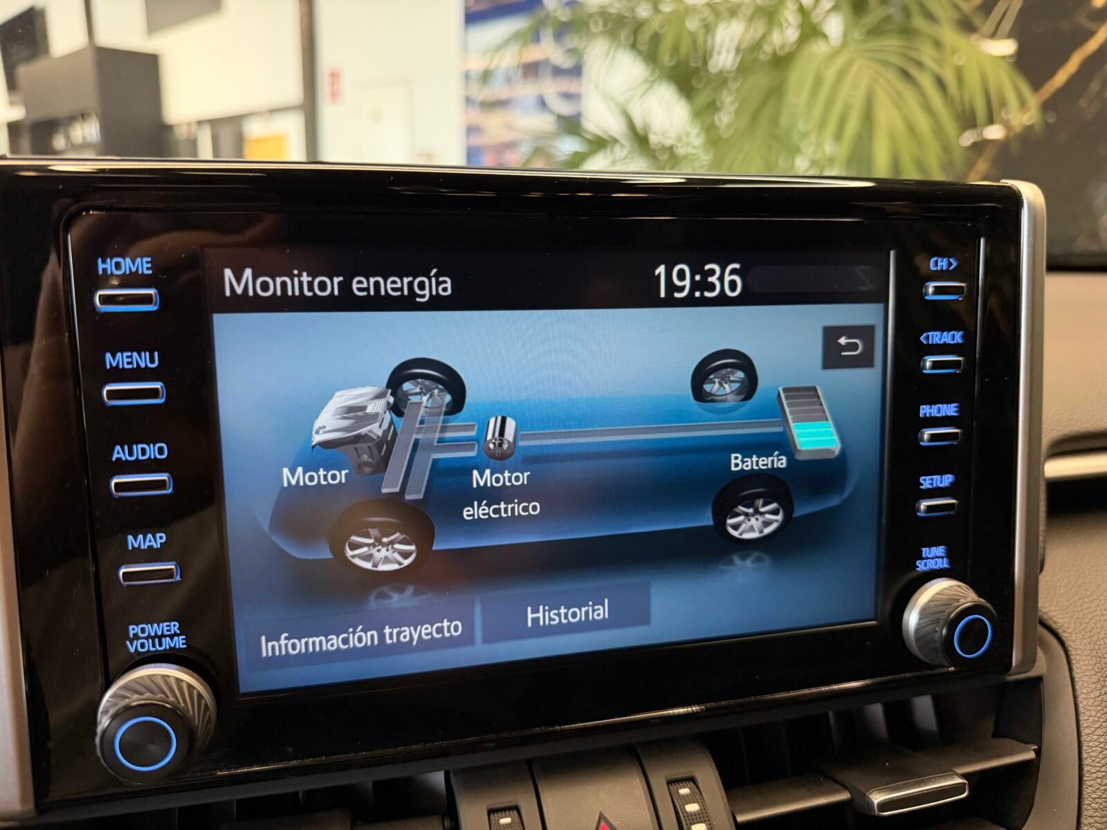 TOYOTA Rav4 2.5l 220H Luxury  MOTOR IRROMPIBLE