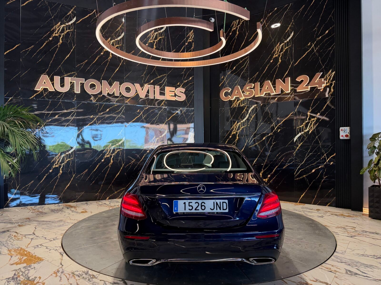 MERCEDES-BENZ E 220d 195CV AMG Motor MERCEDES CON CADENA IRROMPIBLE