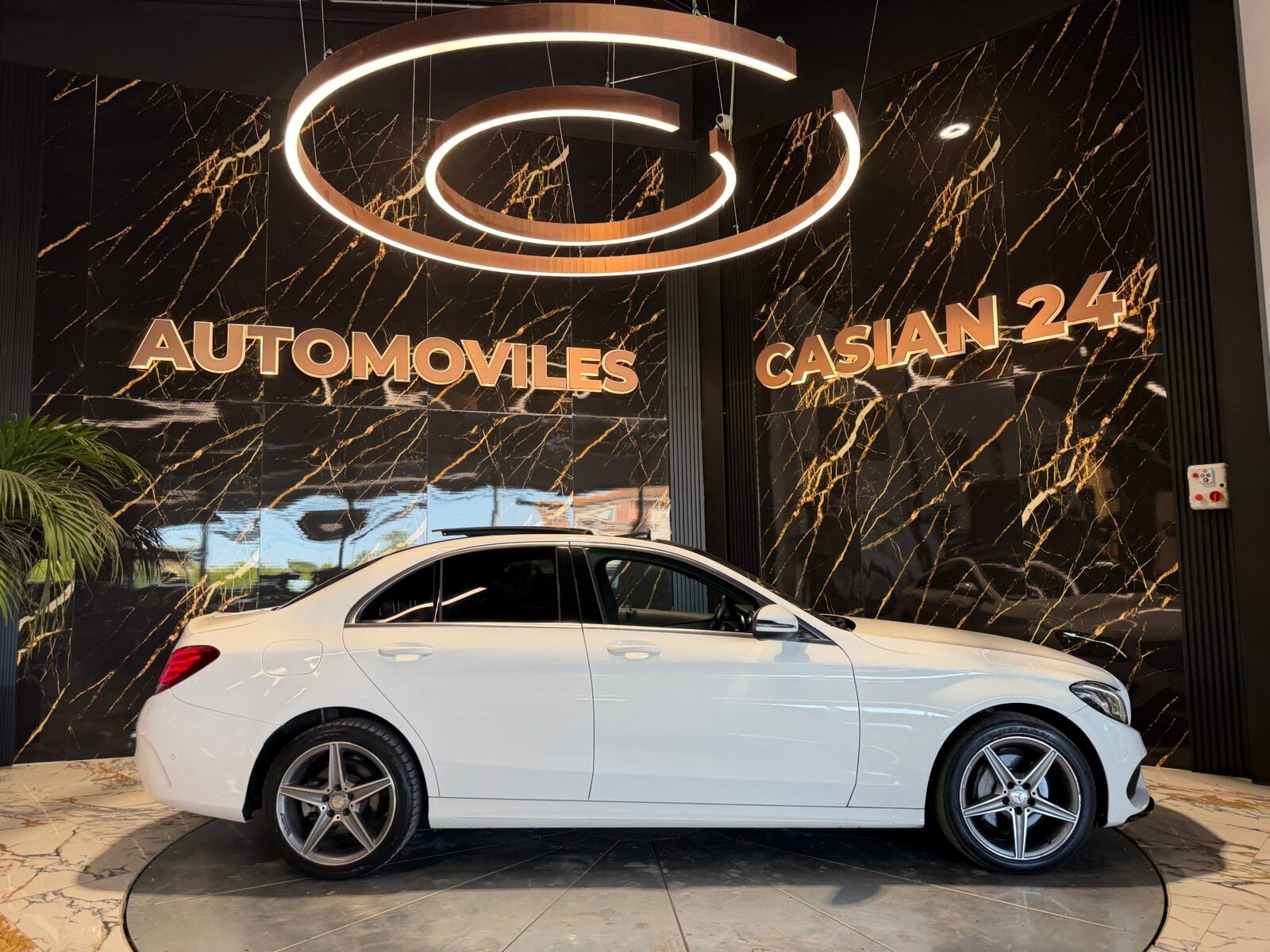 MERCEDES-BENZ C 220d AMG 170CV Motor MERCEDES CON CDENA IRROMPIBLE