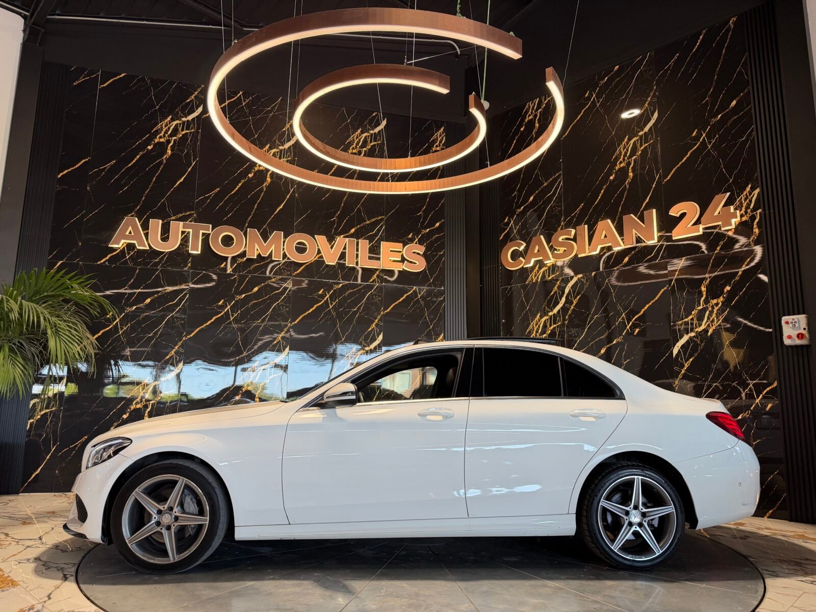 MERCEDES-BENZ C 220d AMG 170CV Motor MERCEDES CON CDENA IRROMPIBLE