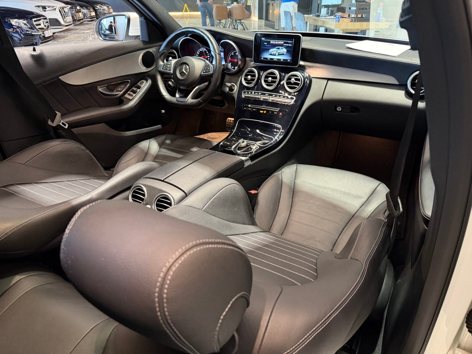 MERCEDES-BENZ C 220d AMG 170CV Motor MERCEDES CON CDENA IRROMPIBLE