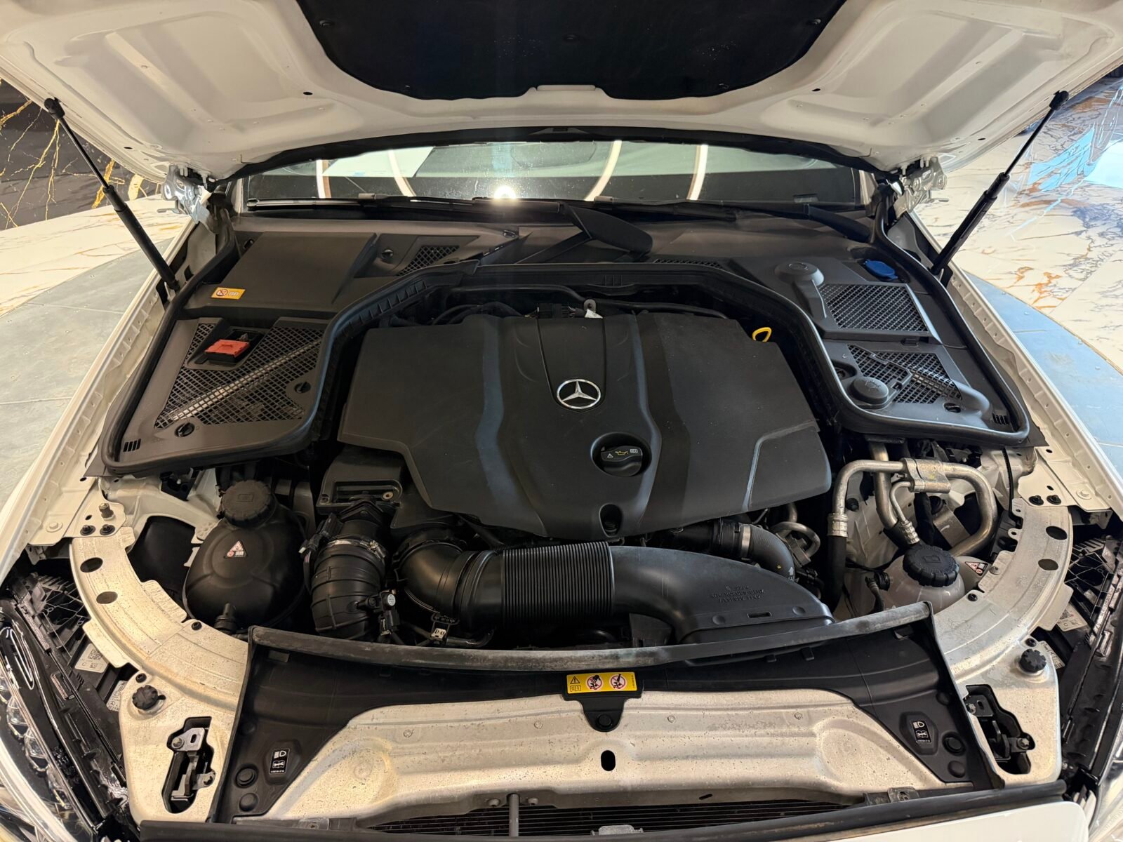 MERCEDES-BENZ C 220d AMG 170CV Motor MERCEDES CON CDENA IRROMPIBLE