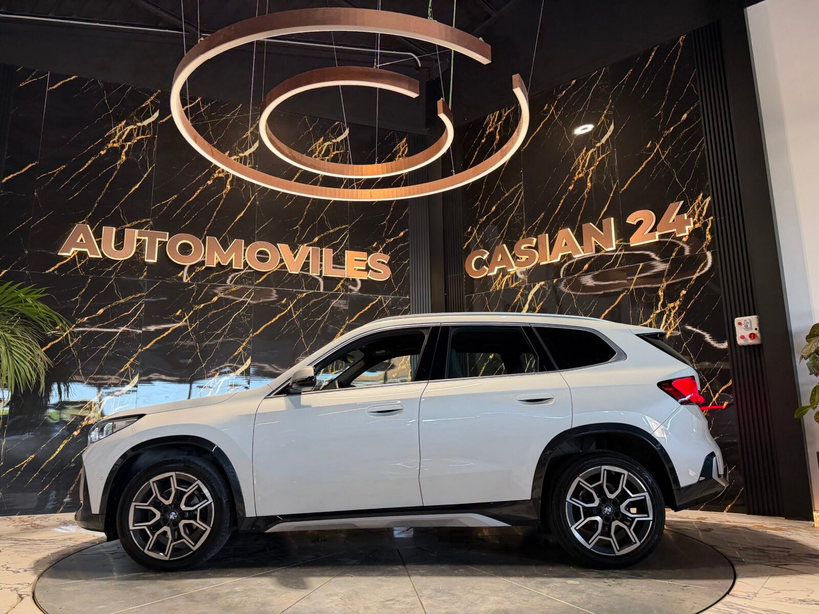 BMW  X1 2.0 150CV X Line Motor con cadena IRROMPIBLE