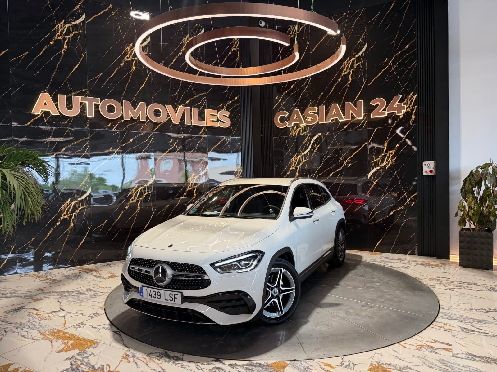 MERCEDES-BENZ GLA 200D 150cv AMG Motor MERCEDES con CADENA IRROMPIBLE