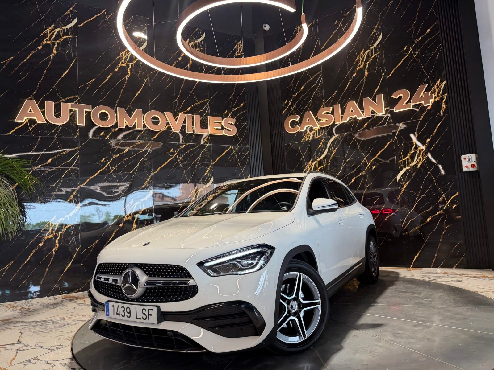 MERCEDES-BENZ GLA 200D 150cv AMG Motor MERCEDES con CADENA IRROMPIBLE