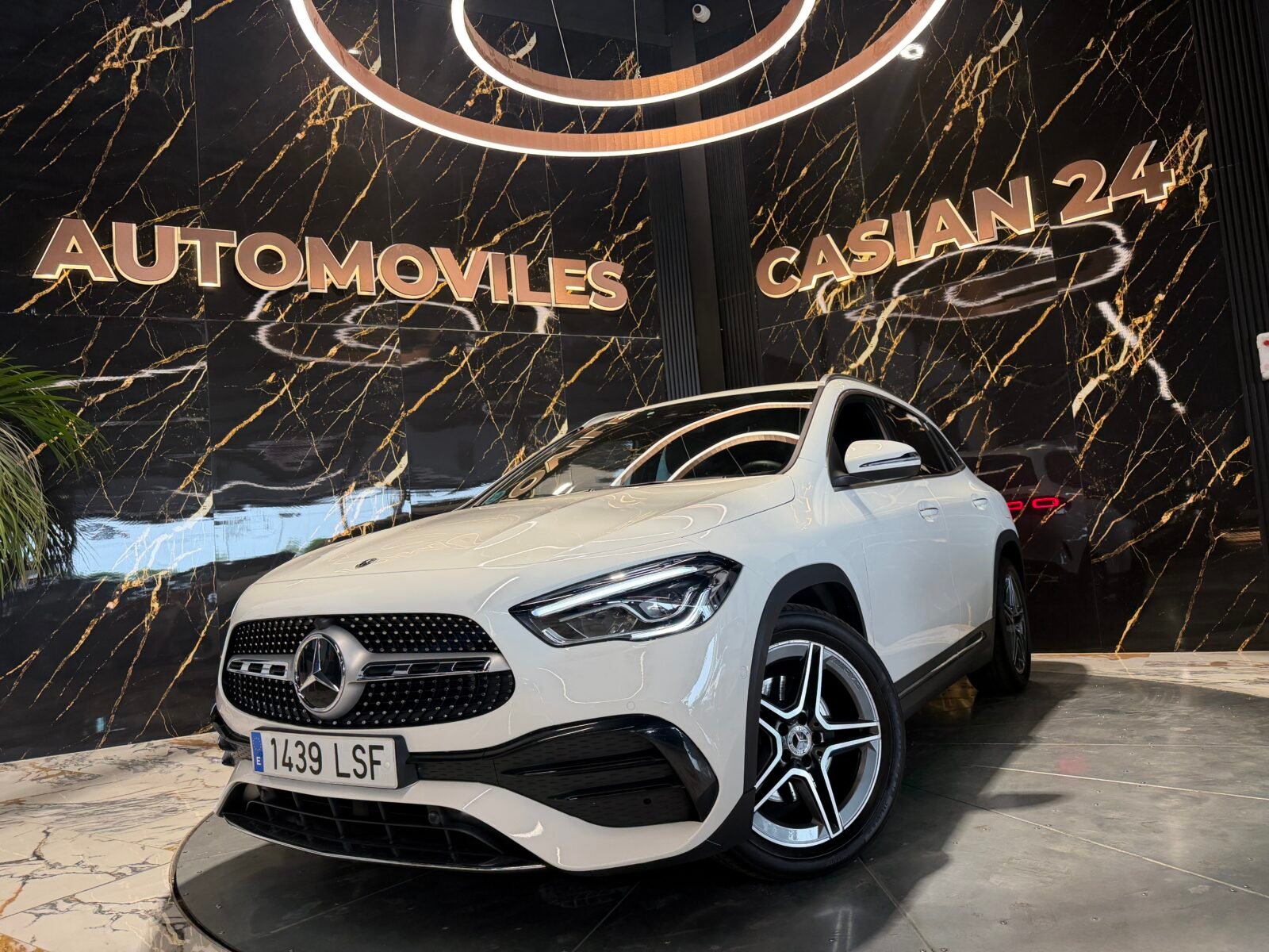 MERCEDES-BENZ GLA 200D 150cv AMG Motor MERCEDES con CADENA IRROMPIBLE
