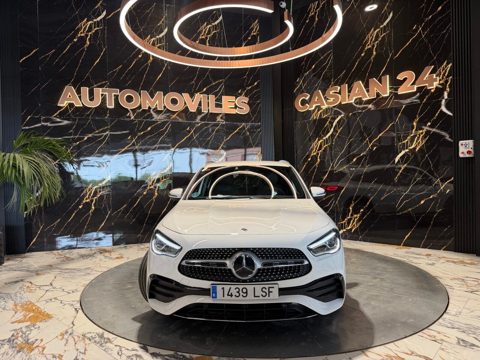 MERCEDES-BENZ GLA 200D 150cv AMG Motor MERCEDES con CADENA IRROMPIBLE