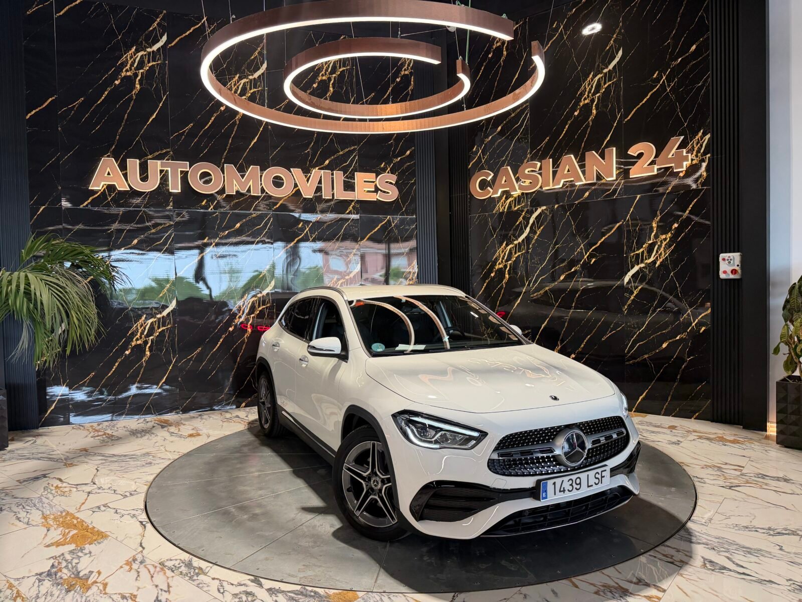 MERCEDES-BENZ GLA 200D 150cv AMG Motor MERCEDES con CADENA IRROMPIBLE