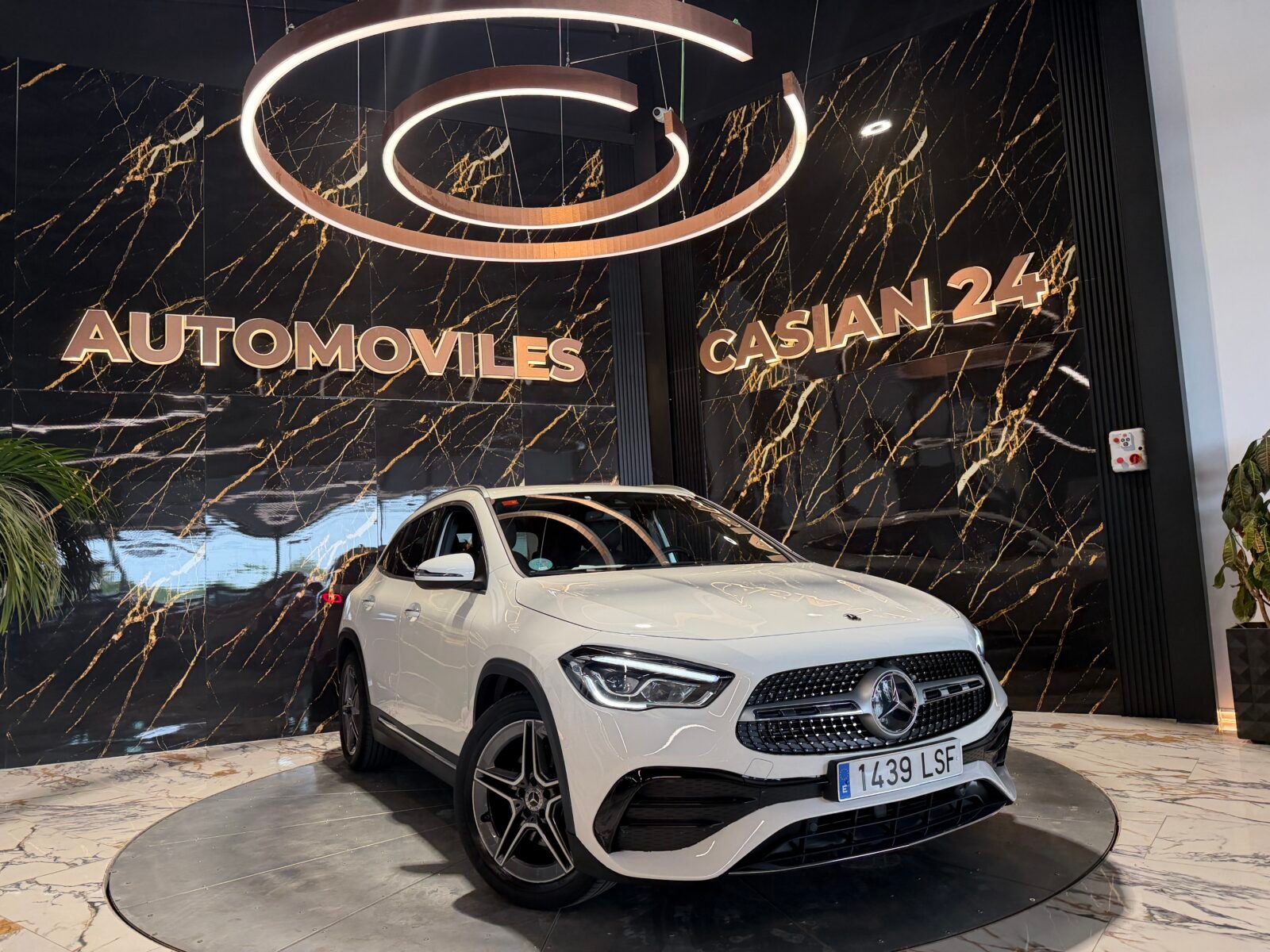 MERCEDES-BENZ GLA 200D 150cv AMG Motor MERCEDES con CADENA IRROMPIBLE