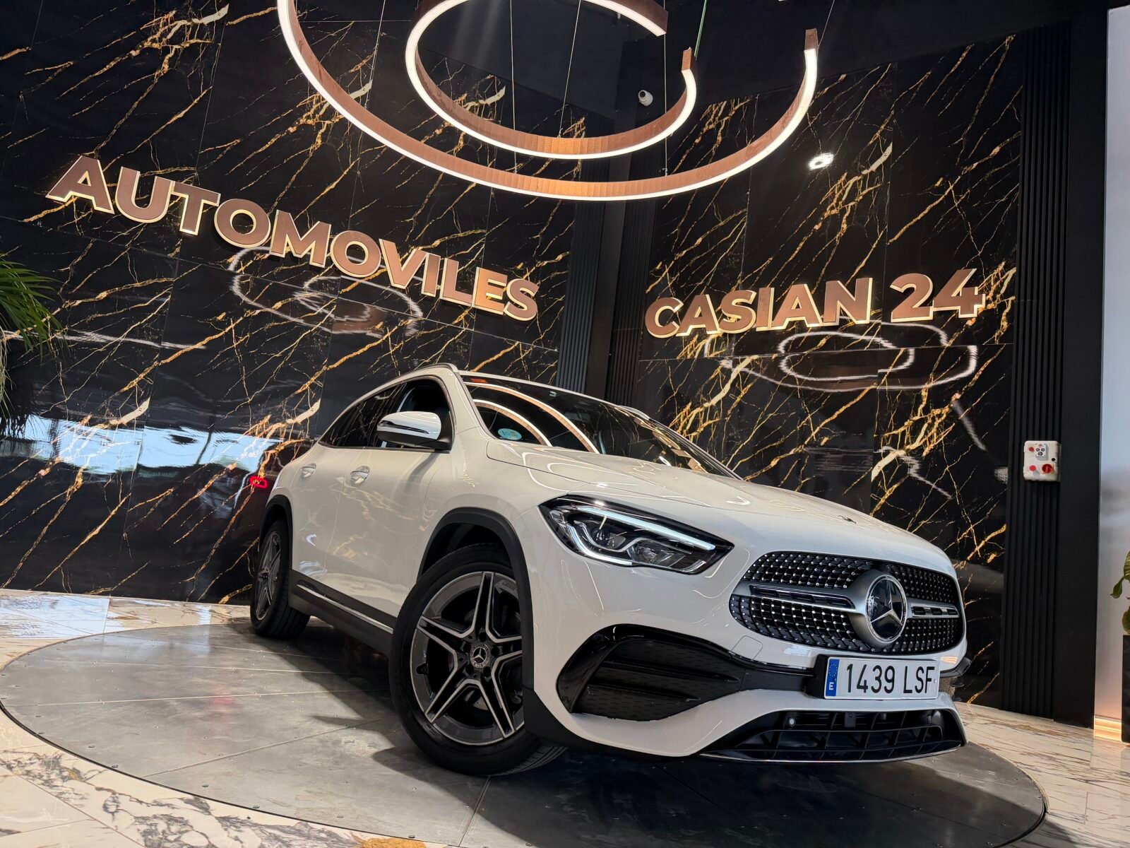 MERCEDES-BENZ GLA 200D 150cv AMG Motor MERCEDES con CADENA IRROMPIBLE