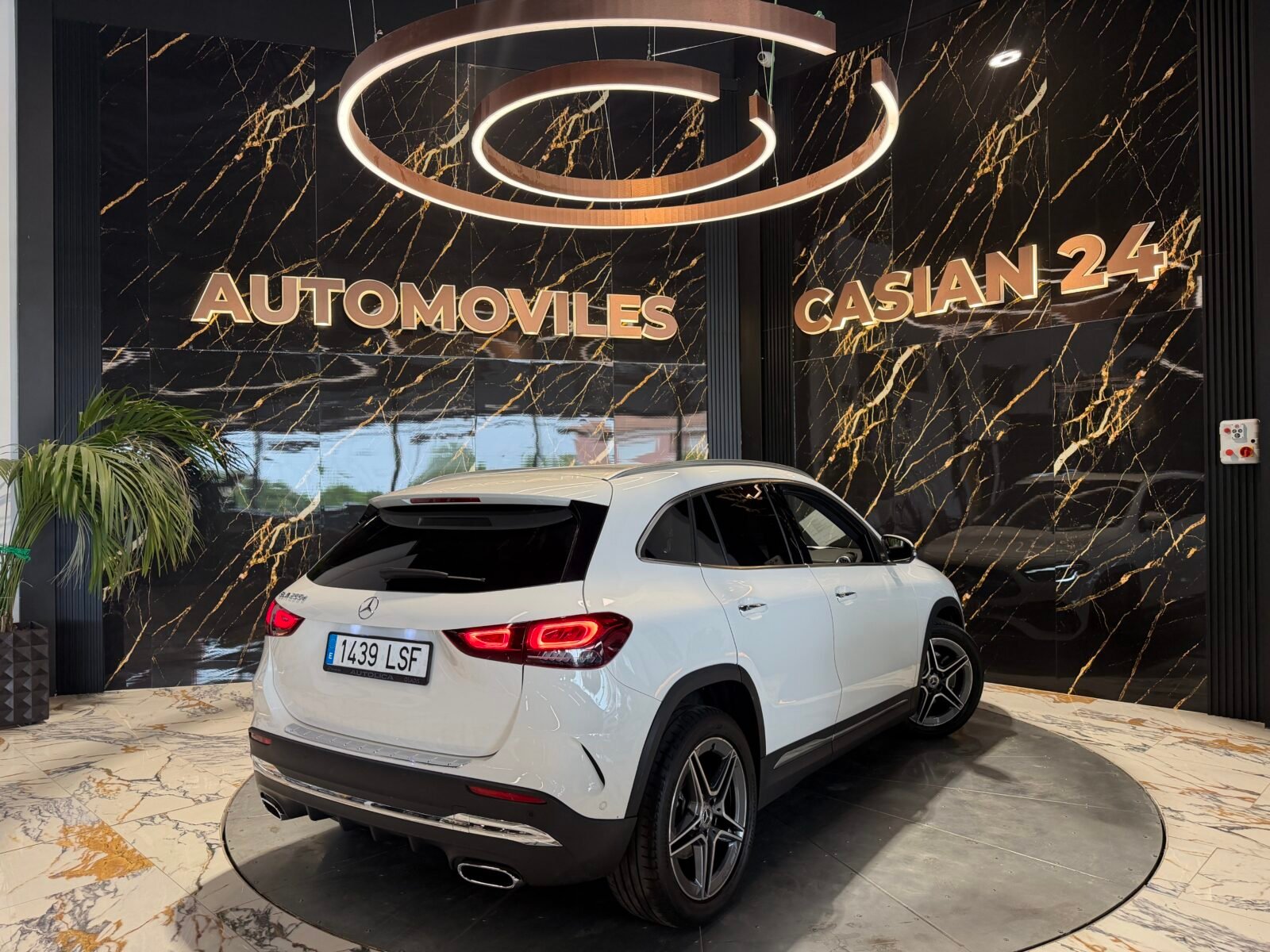MERCEDES-BENZ GLA 200D 150cv AMG Motor MERCEDES con CADENA IRROMPIBLE