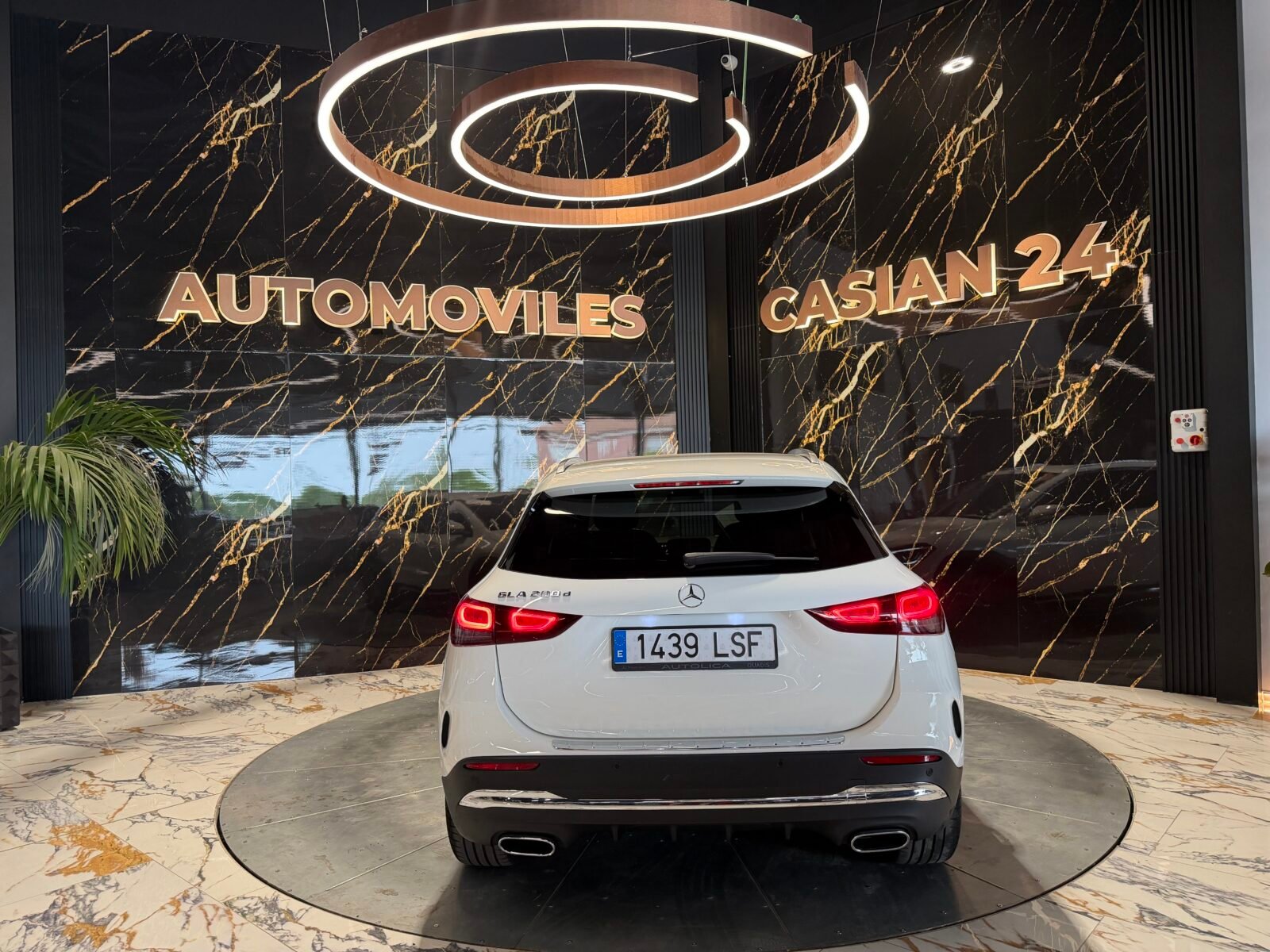 MERCEDES-BENZ GLA 200D 150cv AMG Motor MERCEDES con CADENA IRROMPIBLE