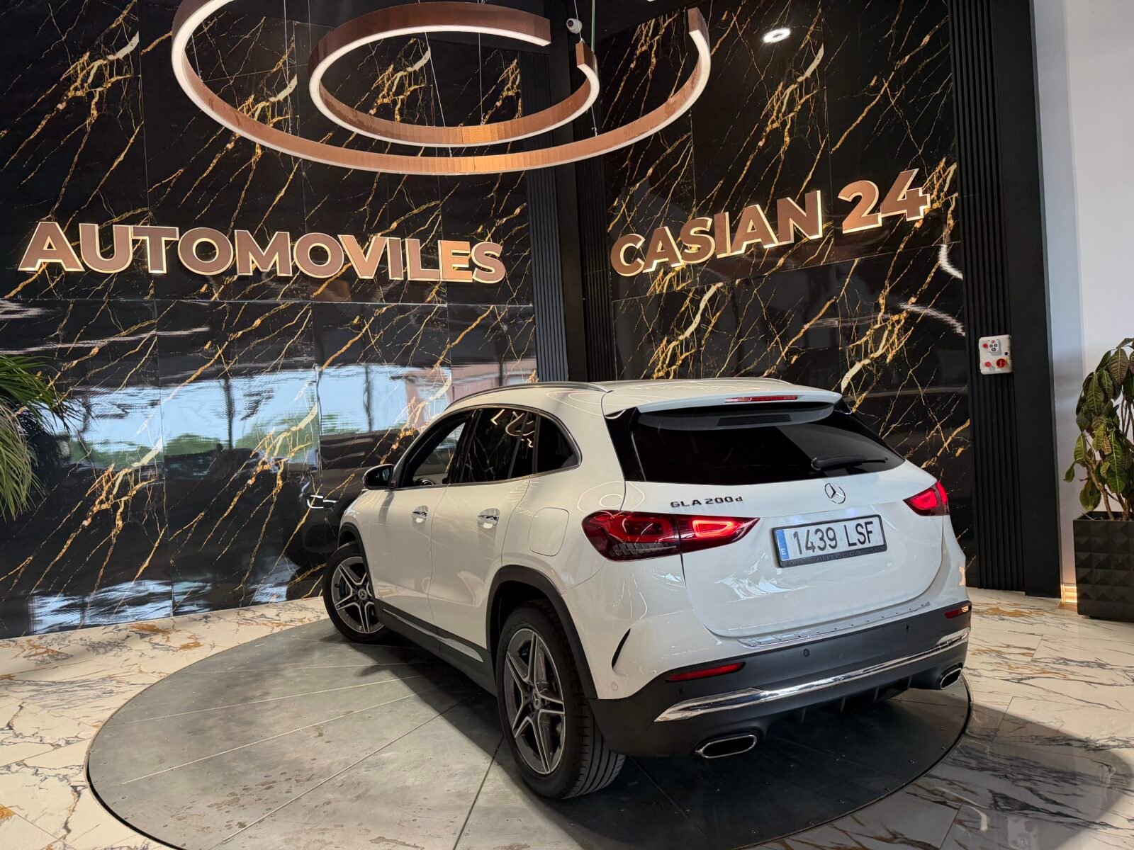 MERCEDES-BENZ GLA 200D 150cv AMG Motor MERCEDES con CADENA IRROMPIBLE