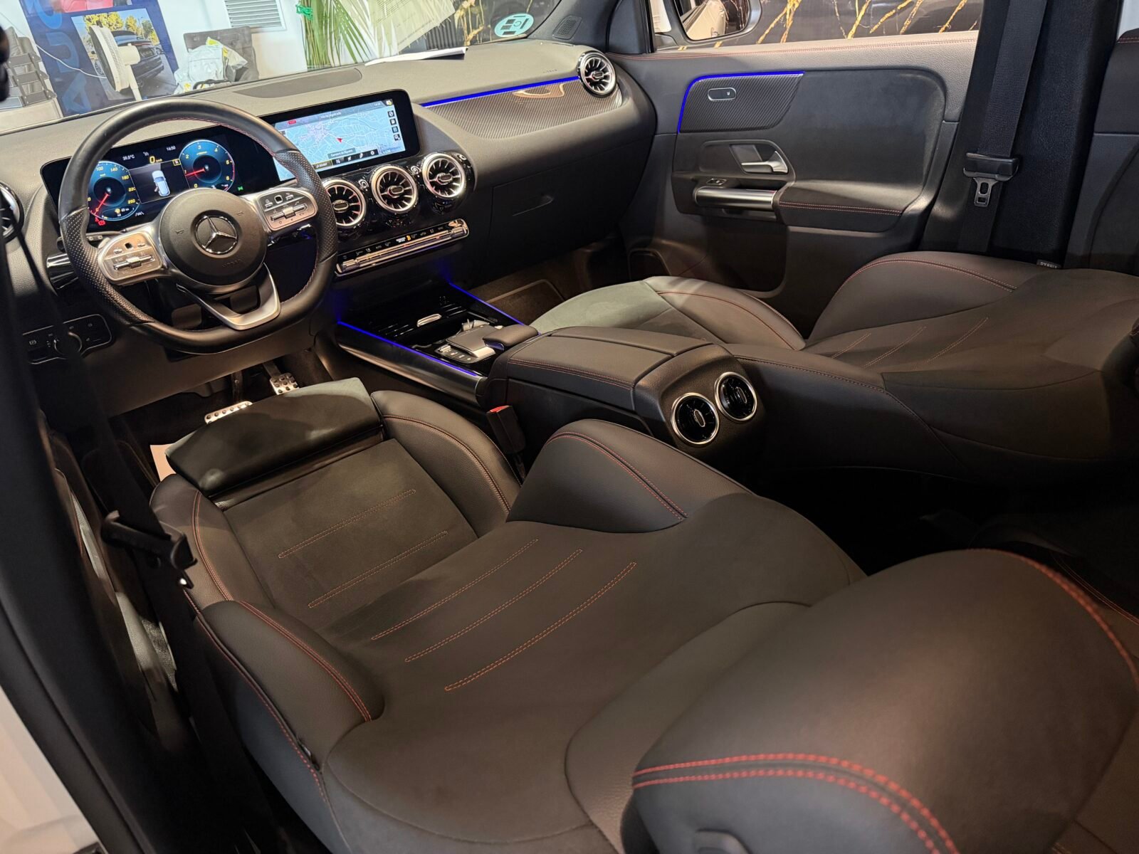 MERCEDES-BENZ GLA 200D 150cv AMG Motor MERCEDES con CADENA IRROMPIBLE