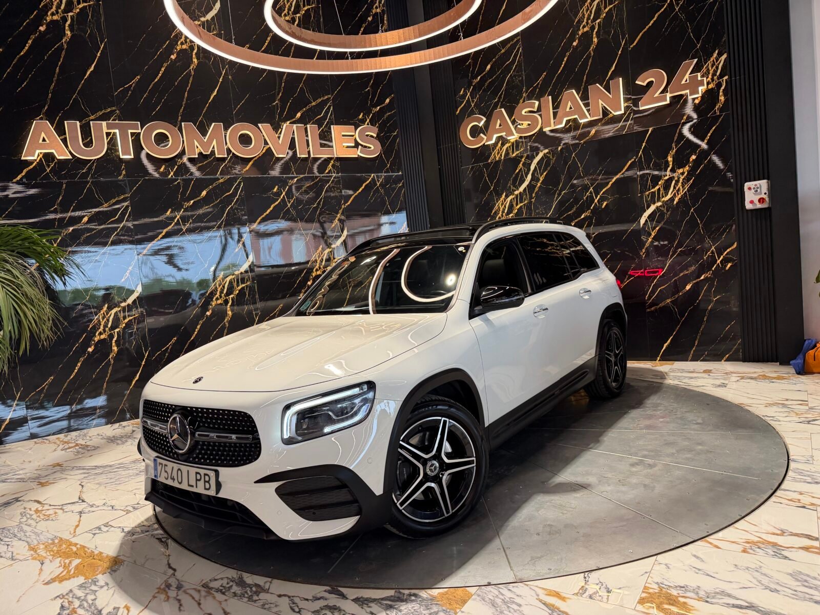 MERCEDES-BENZ GLB 220 D 4MATIC DCT 140KW 190CVAMG Motor MERCEDES con CADENA IRROMPIBLE