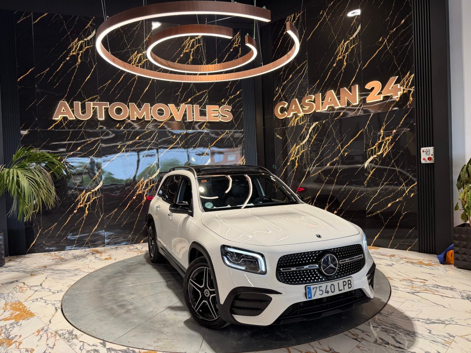 MERCEDES-BENZ GLB 220 D 4MATIC DCT 140KW 190CVAMG Motor MERCEDES con CADENA IRROMPIBLE