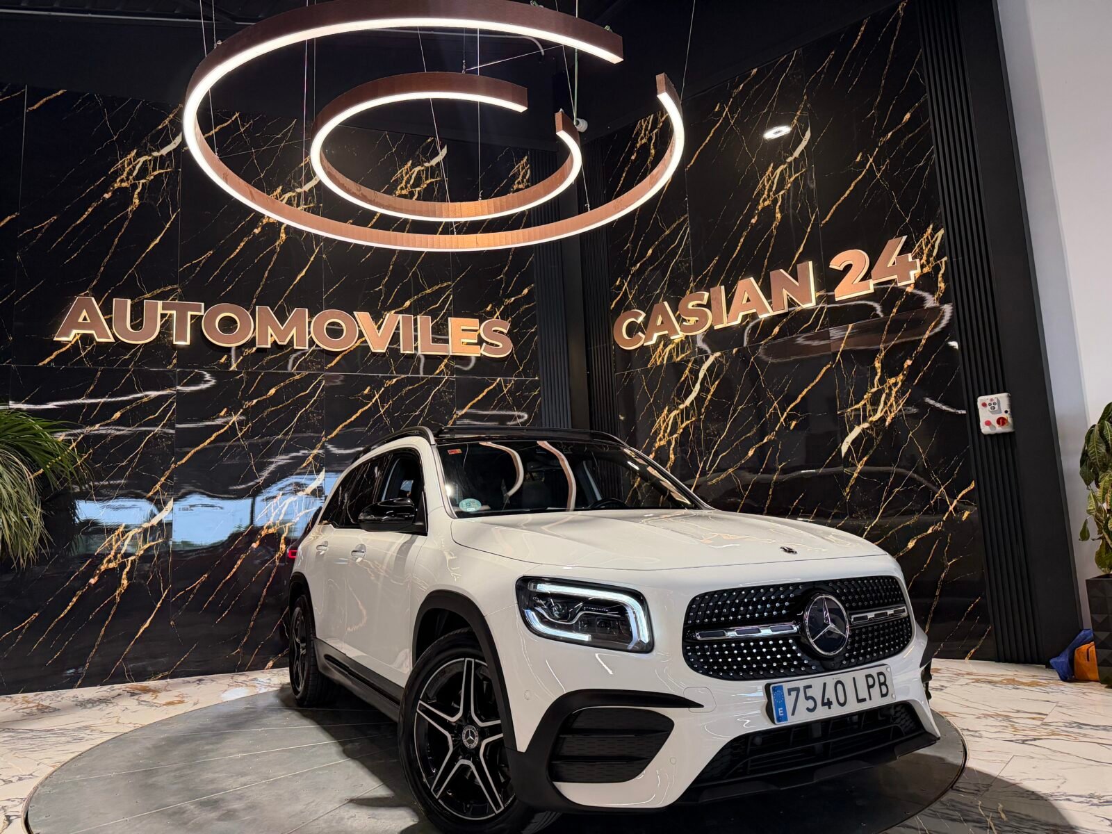 MERCEDES-BENZ GLB 220 D 4MATIC DCT 140KW 190CVAMG Motor MERCEDES con CADENA IRROMPIBLE