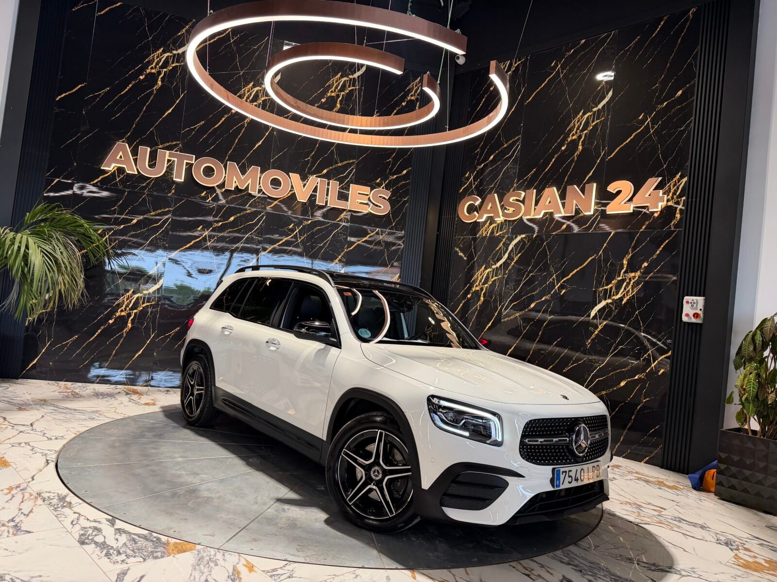 MERCEDES-BENZ GLB 220 D 4MATIC DCT 140KW 190CVAMG Motor MERCEDES con CADENA IRROMPIBLE