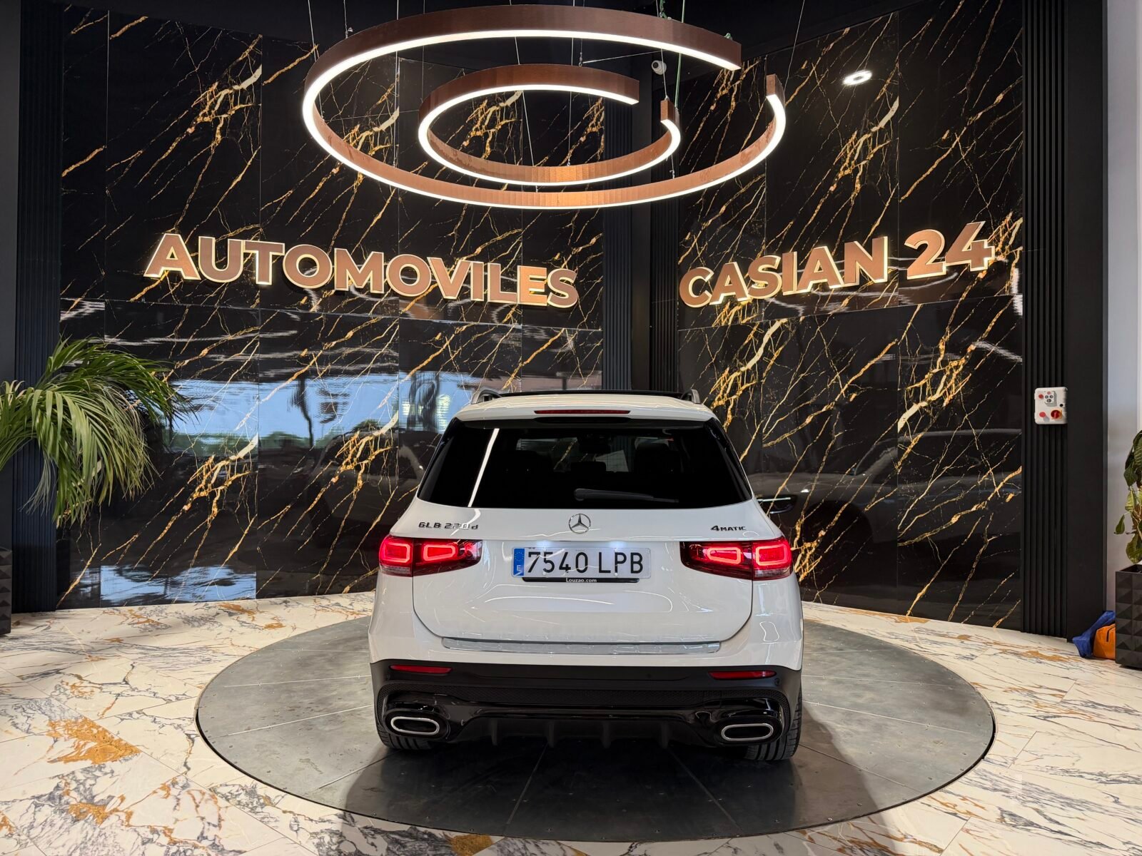 MERCEDES-BENZ GLB 220 D 4MATIC DCT 140KW 190CVAMG Motor MERCEDES con CADENA IRROMPIBLE