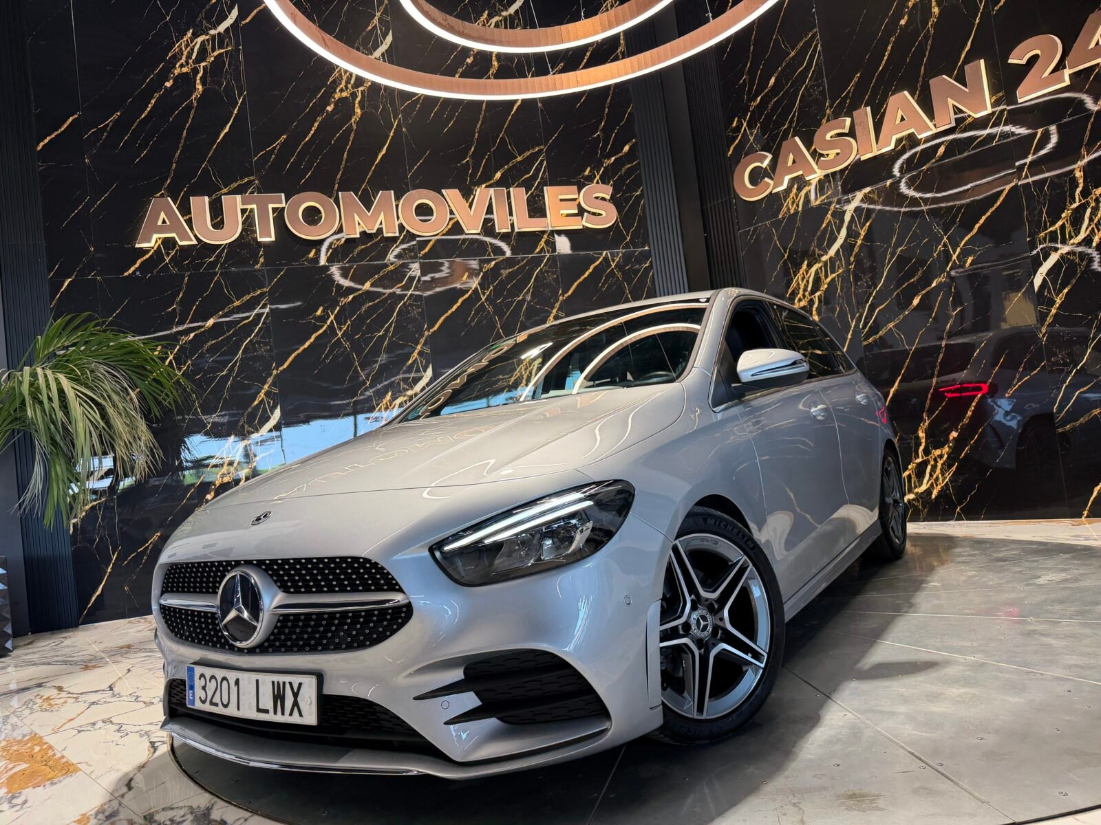 MERCEDES-BENZ 180d 116cv AMG Motor 2.0 MERCEDES con CADENA IRROMPIBLE