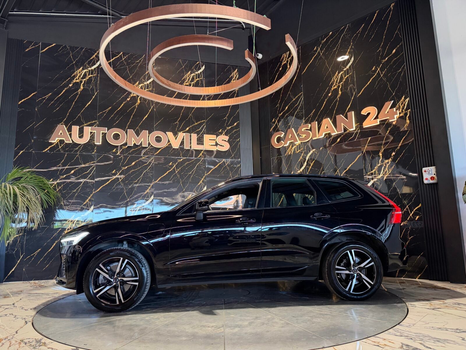 VOLVO XC60 2.0 T6 AWD Recharge Ultimate Dark Auto