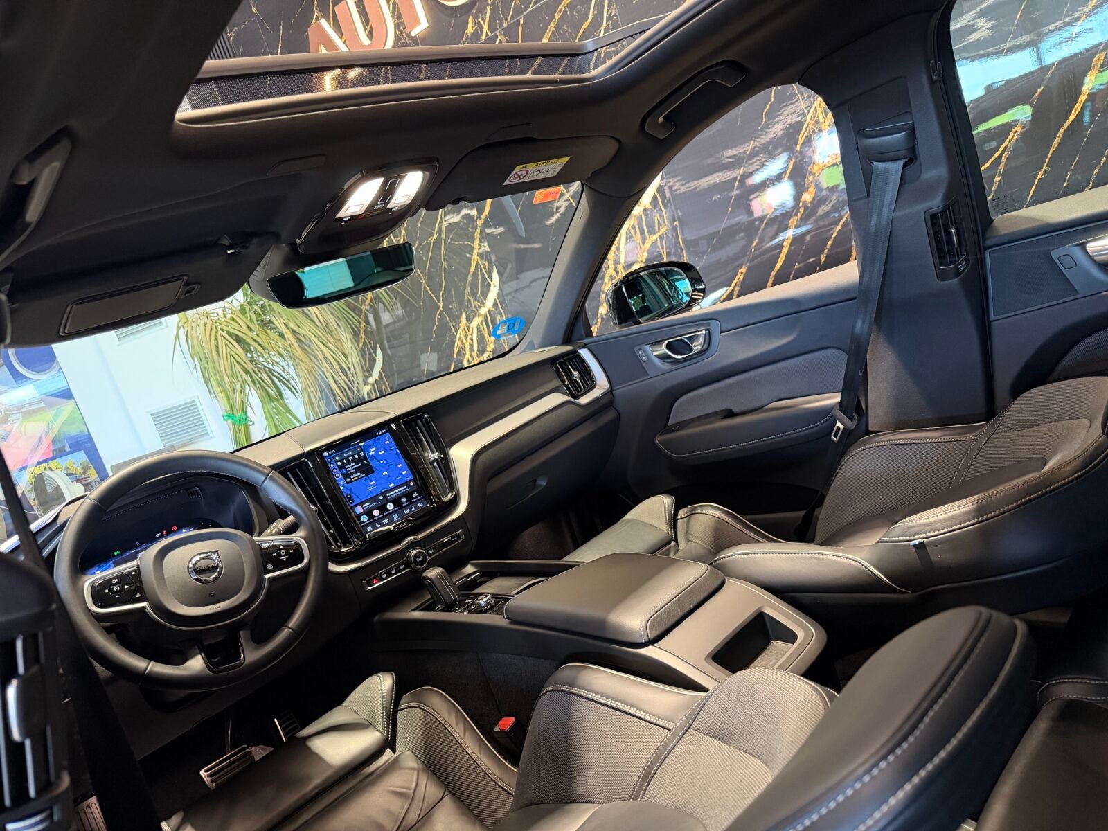 VOLVO XC60 2.0 T6 AWD Recharge Ultimate Dark Auto