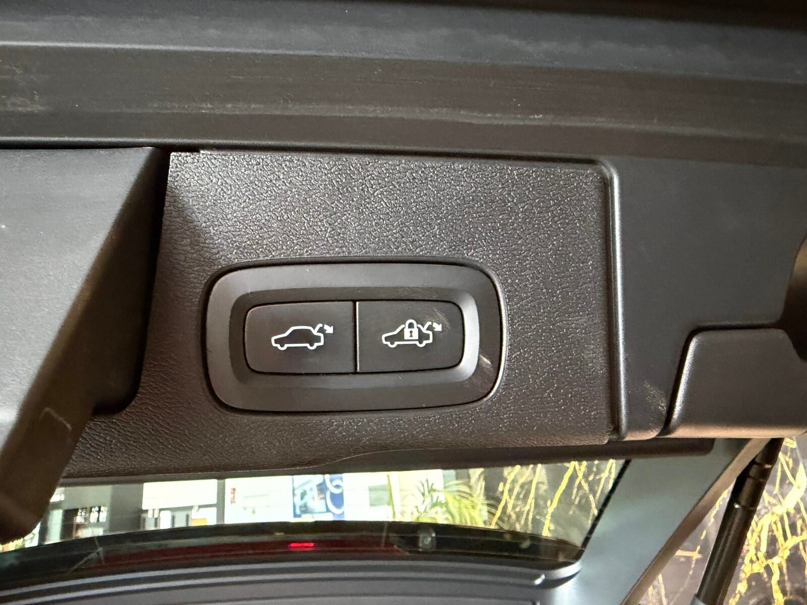 VOLVO XC60 2.0 T6 AWD Recharge Ultimate Dark Auto