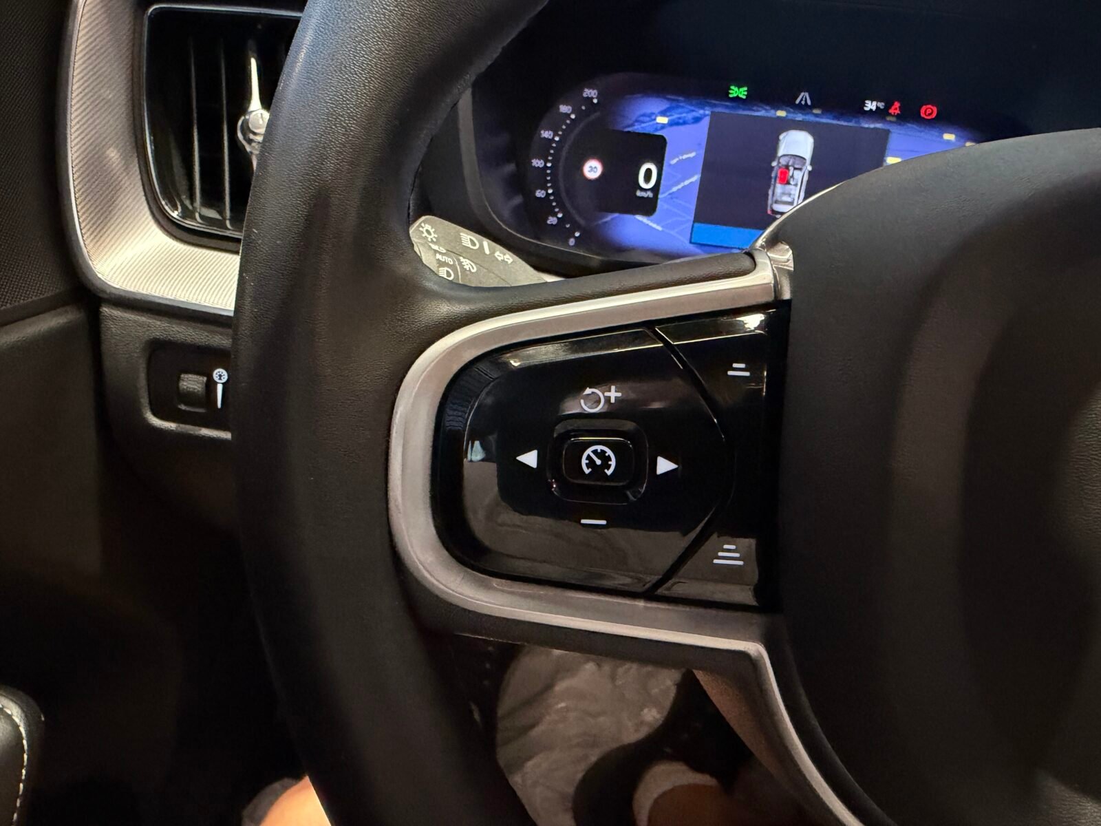 VOLVO XC60 2.0 T6 AWD Recharge Ultimate Dark Auto
