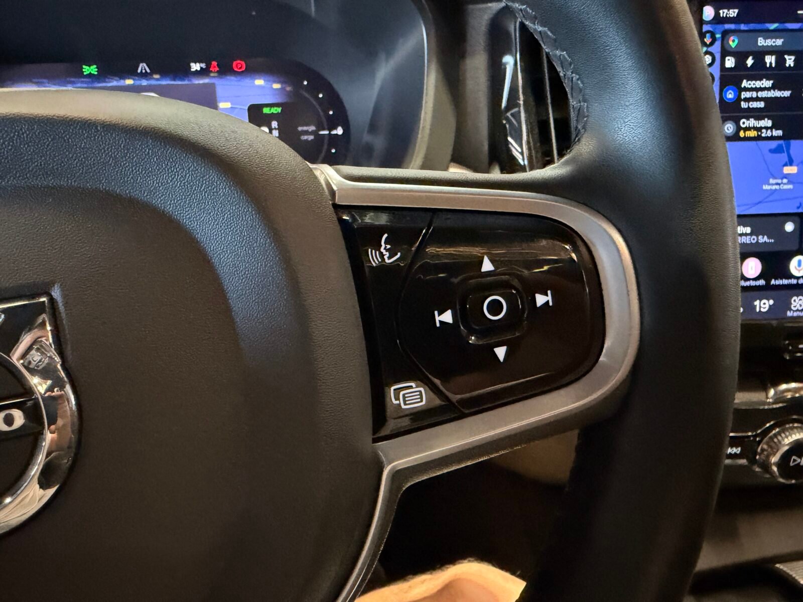 VOLVO XC60 2.0 T6 AWD Recharge Ultimate Dark Auto