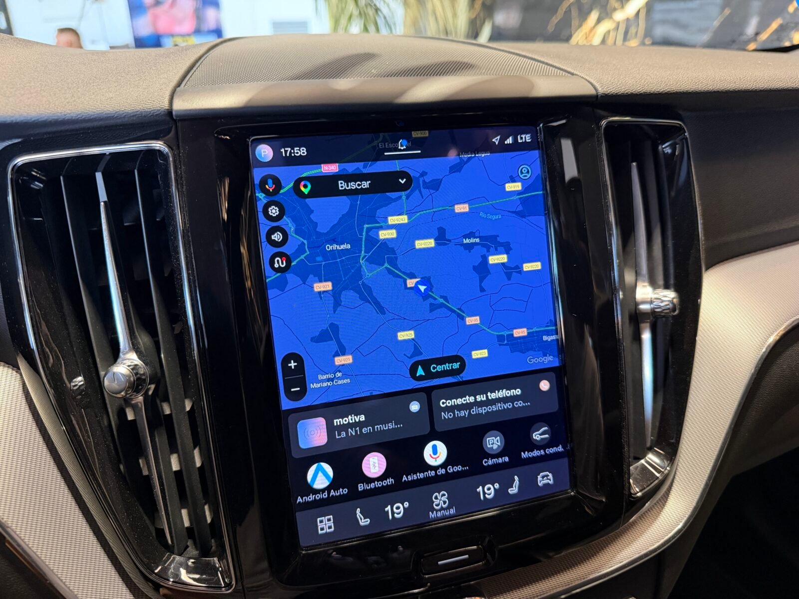 VOLVO XC60 2.0 T6 AWD Recharge Ultimate Dark Auto