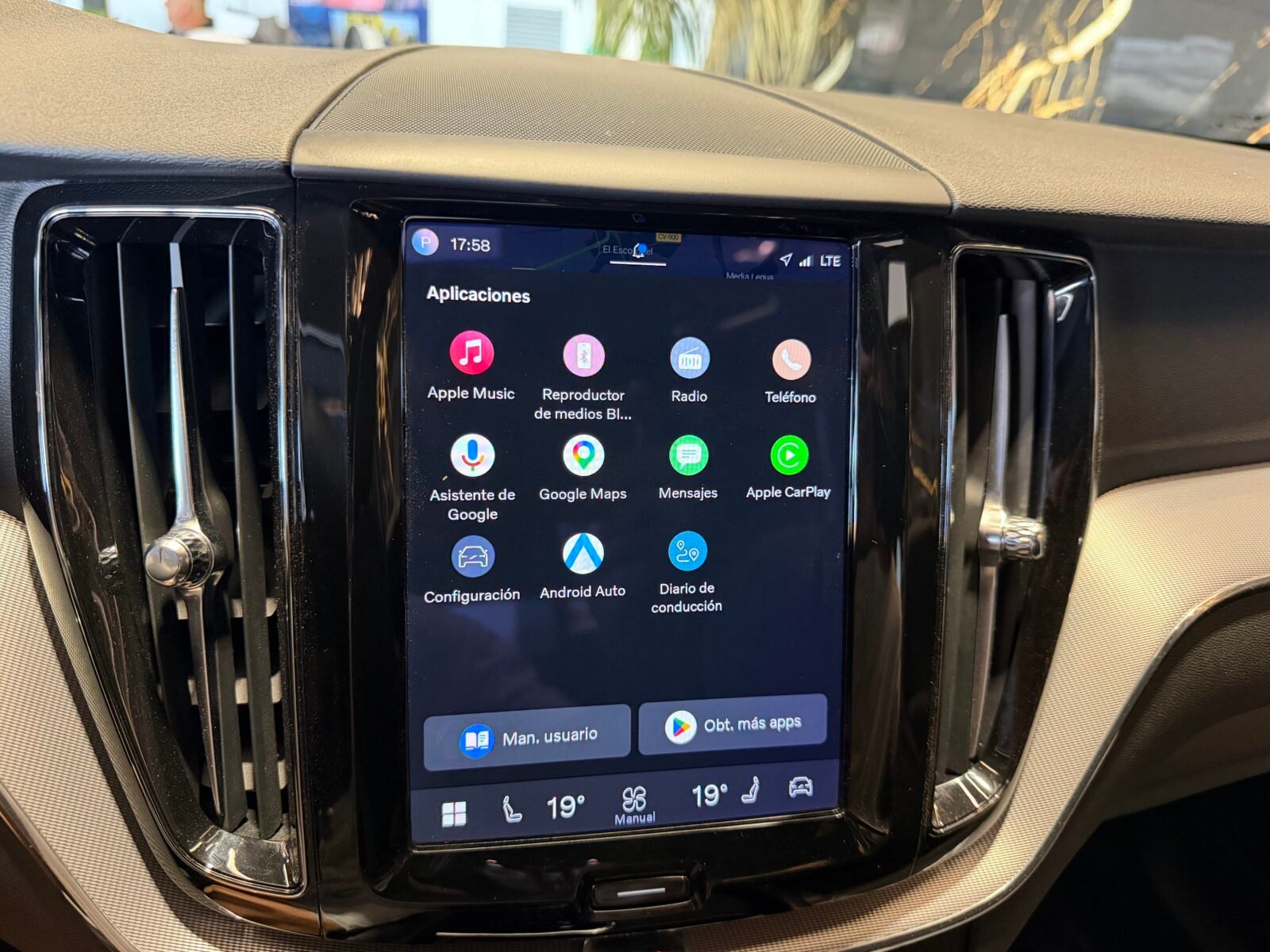 VOLVO XC60 2.0 T6 AWD Recharge Ultimate Dark Auto