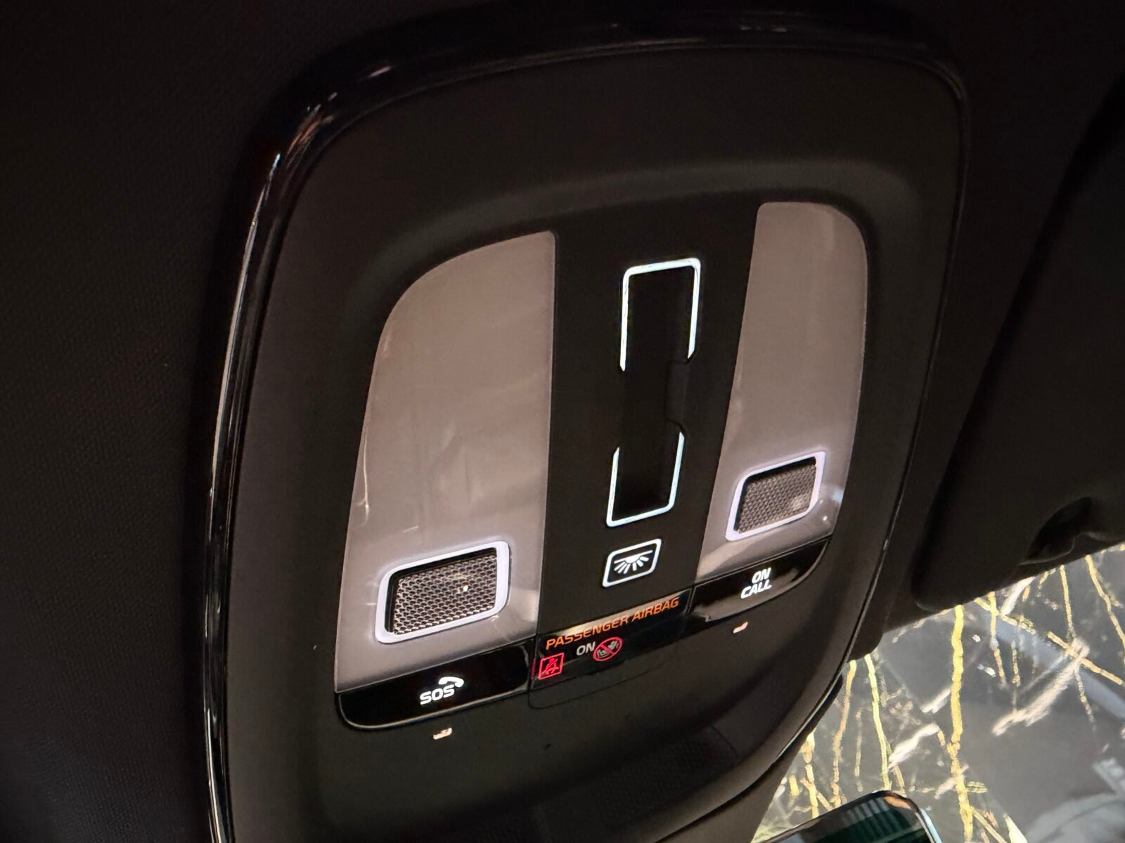 VOLVO XC60 2.0 T6 AWD Recharge Ultimate Dark Auto