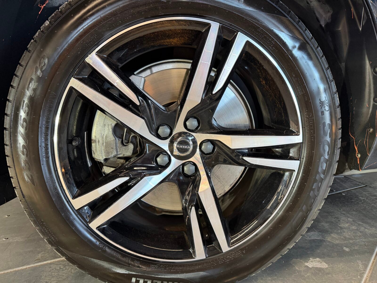 VOLVO XC60 2.0 T6 AWD Recharge Ultimate Dark Auto