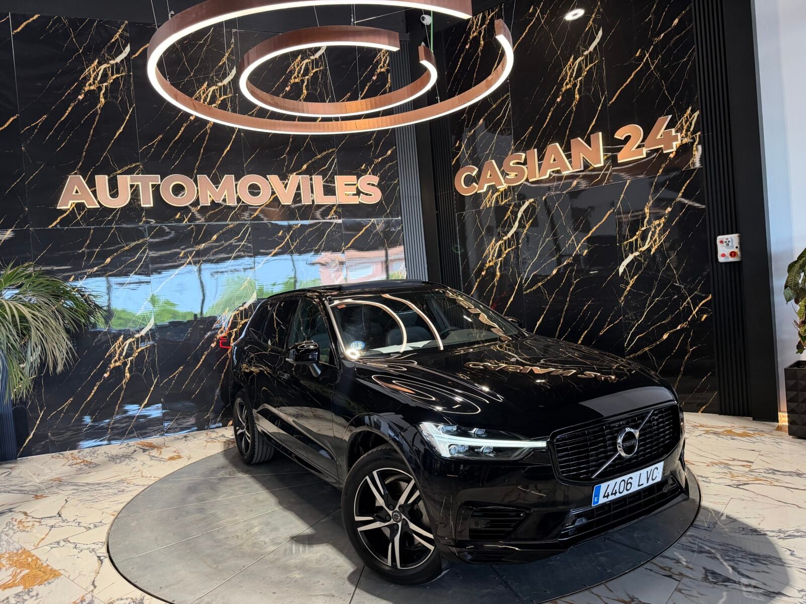 VOLVO XC60 2.0 T8 AWD Recharge RDesign Exp Auto