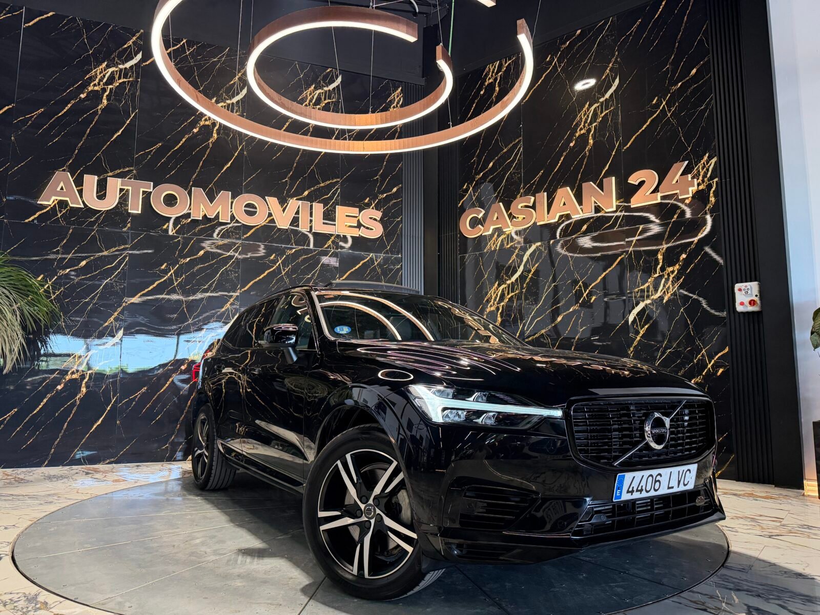 VOLVO XC60 2.0 T8 AWD Recharge RDesign Exp Auto