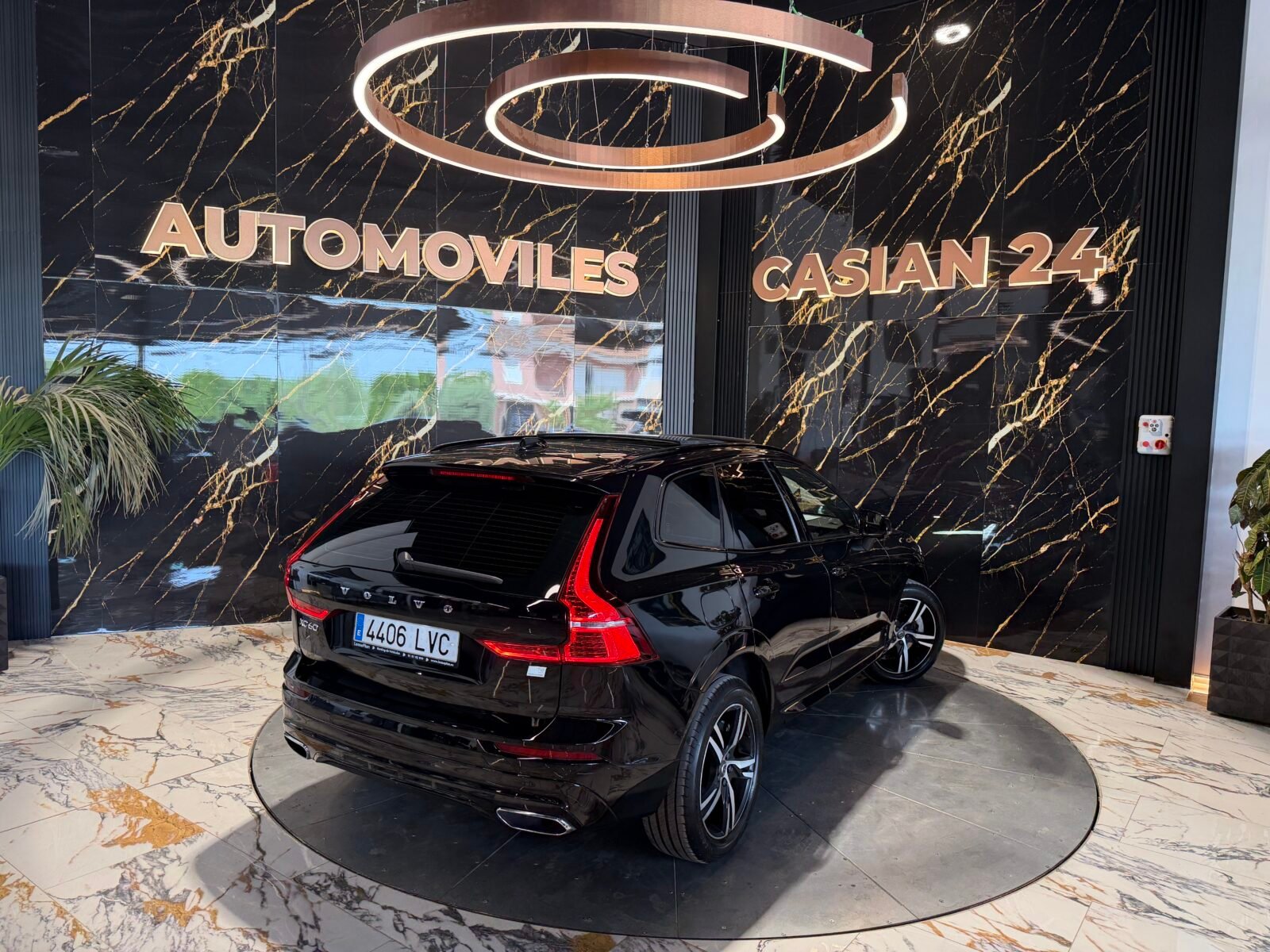 VOLVO XC60 2.0 T8 AWD Recharge RDesign Exp Auto