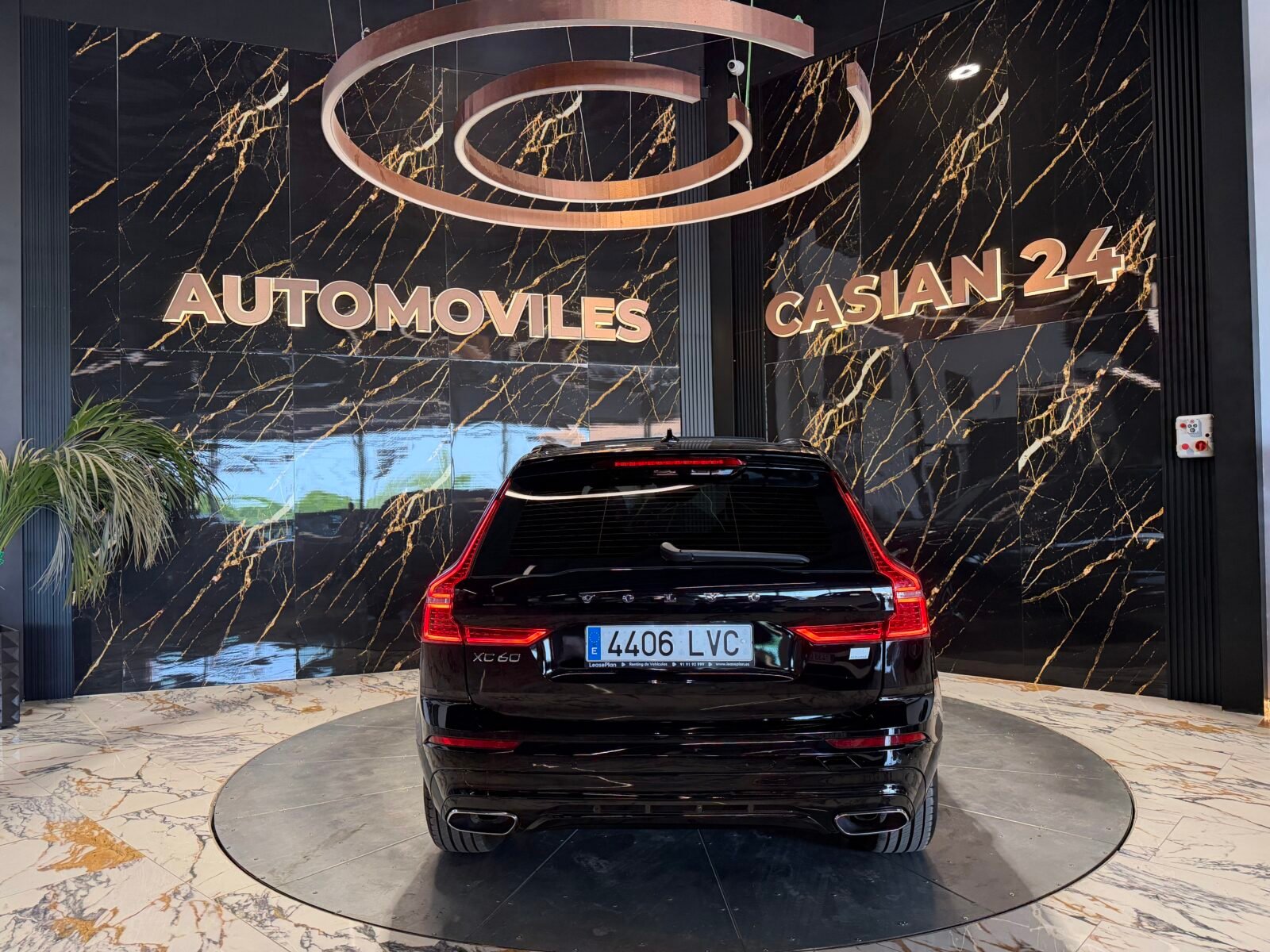 VOLVO XC60 2.0 T8 AWD Recharge RDesign Exp Auto