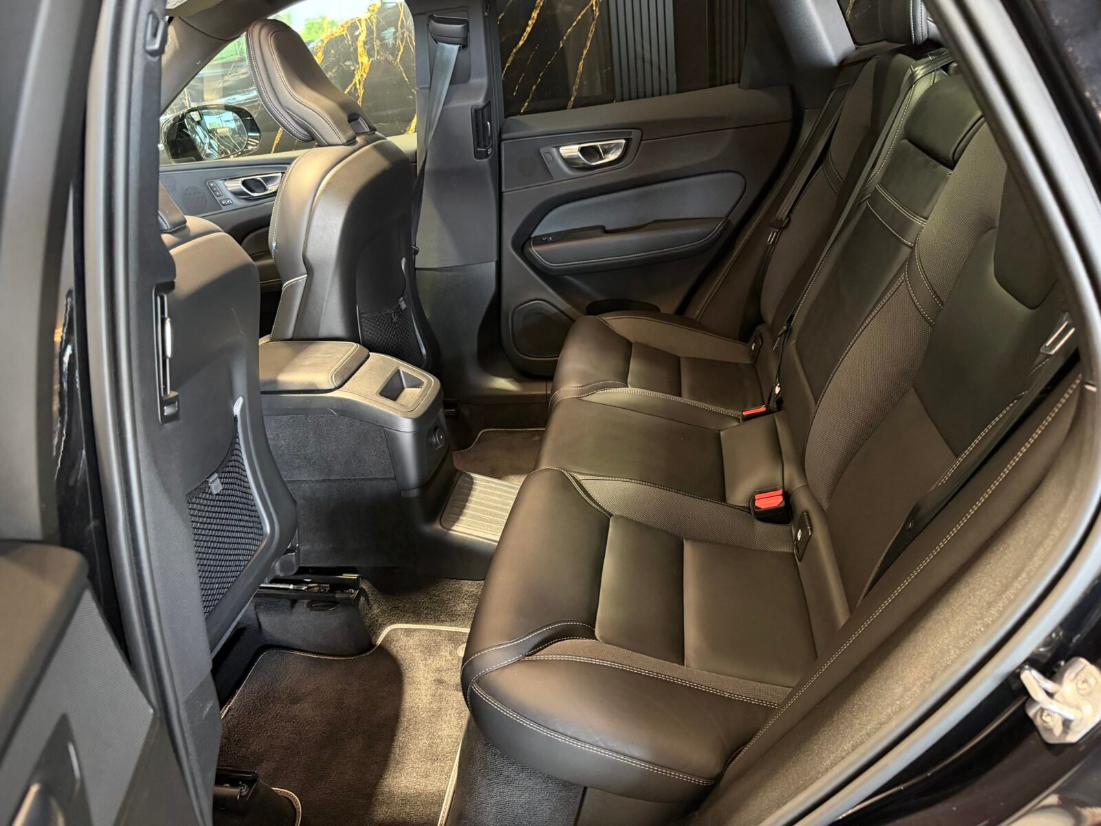 VOLVO XC60 2.0 T8 AWD Recharge RDesign Exp Auto