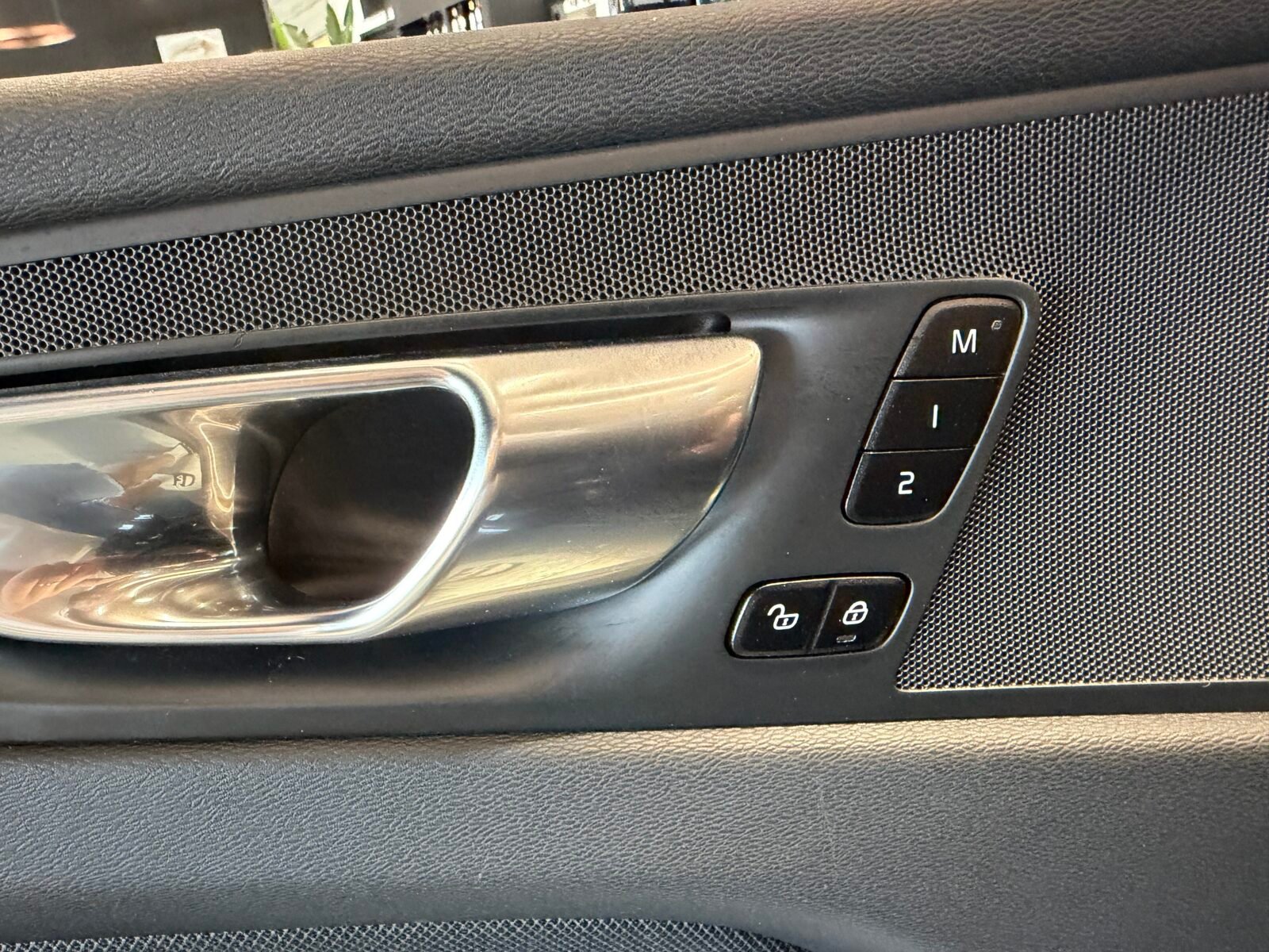 VOLVO XC60 2.0 T8 AWD Recharge RDesign Exp Auto