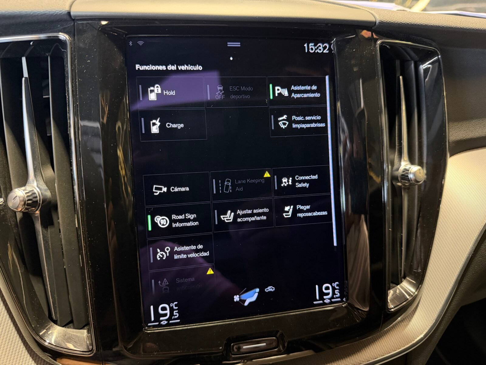 VOLVO XC60 2.0 T8 AWD Recharge RDesign Exp Auto