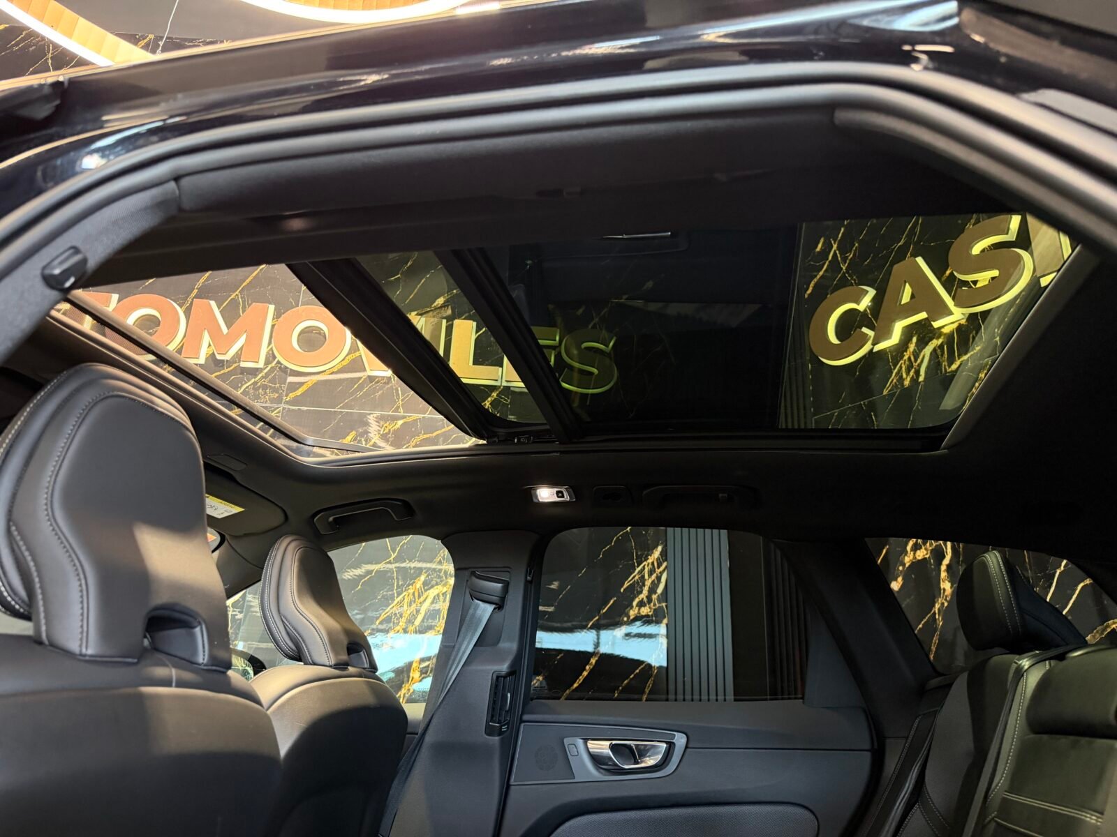 VOLVO XC60 2.0 T8 AWD Recharge RDesign Exp Auto